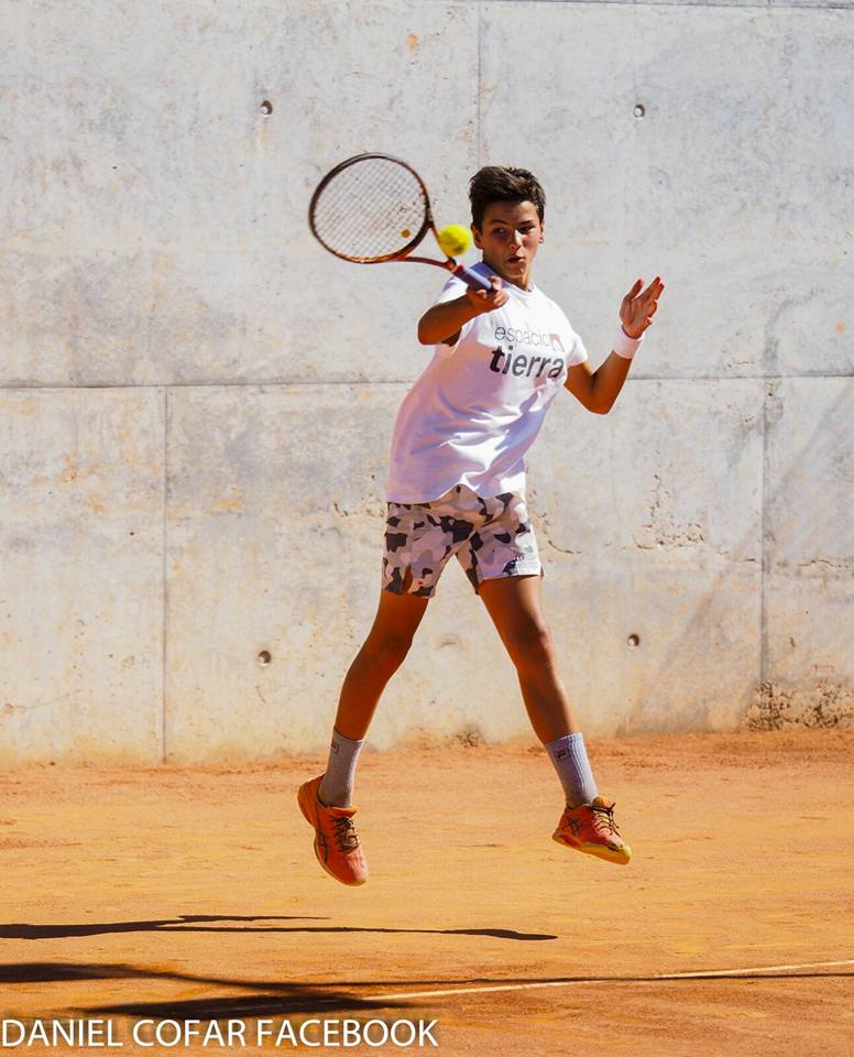 Espacio Tierra acoge a los mejores tenistas nacionales en el Tik Warriors