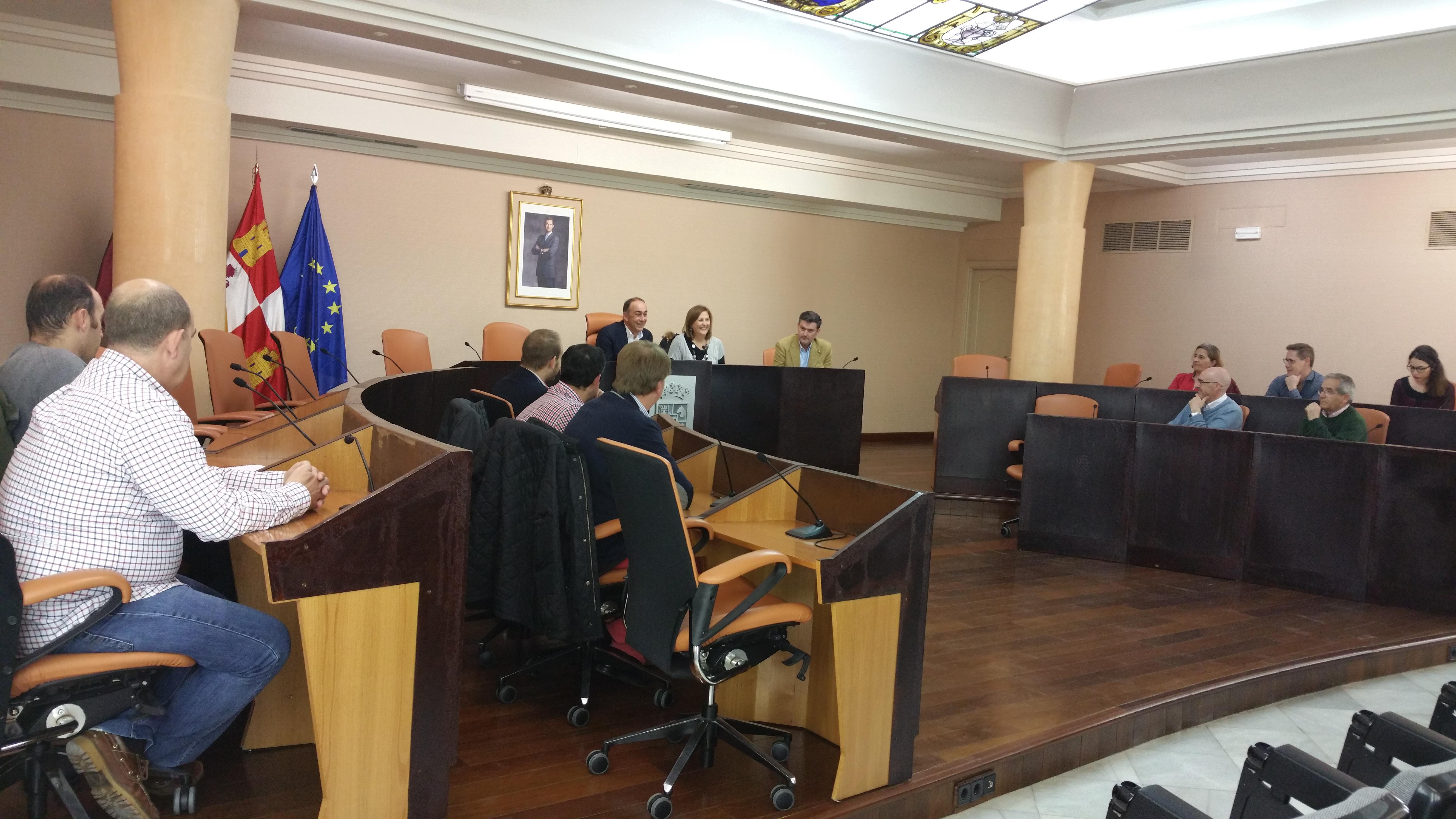 Impulsada por el Ayuntamiento de Segovia, se celebra la primera reunión para el mejor aprovechamiento de las Instalaciones Deportivas