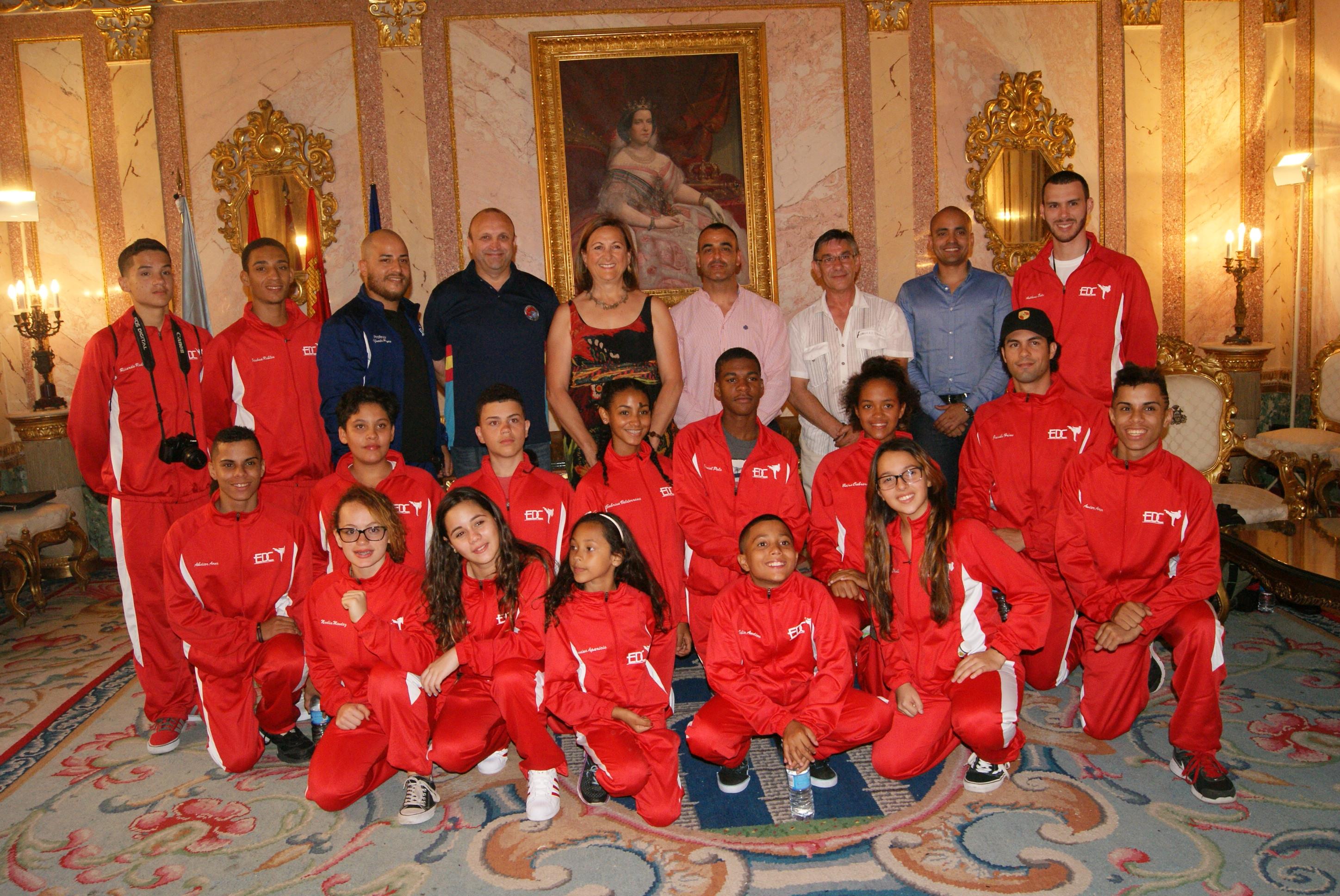 La Concejala de Deportes recibe a la Selección de Taekwondo de Puerto Rico
