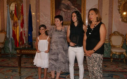 Homenaje a las deportistas Sara Gómez y Ángela Rodríguez
