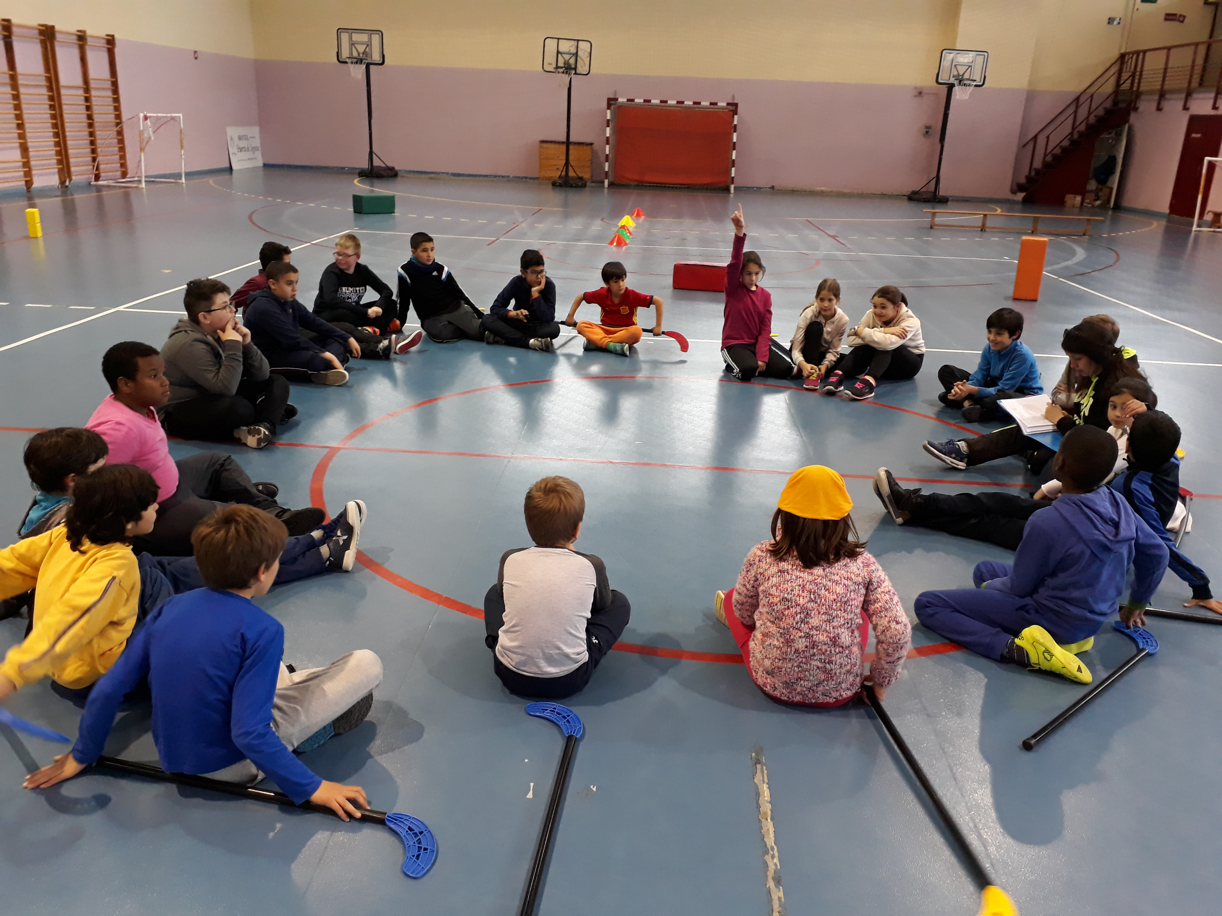El Unihockey fue la actividad estrella de los encuentros del Deporte Escolar