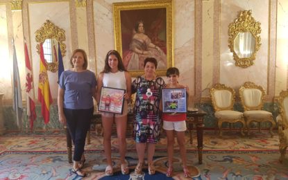 Recepción en el Ayuntamiento de Segovia a dos jóvenes deportistas segovianas
