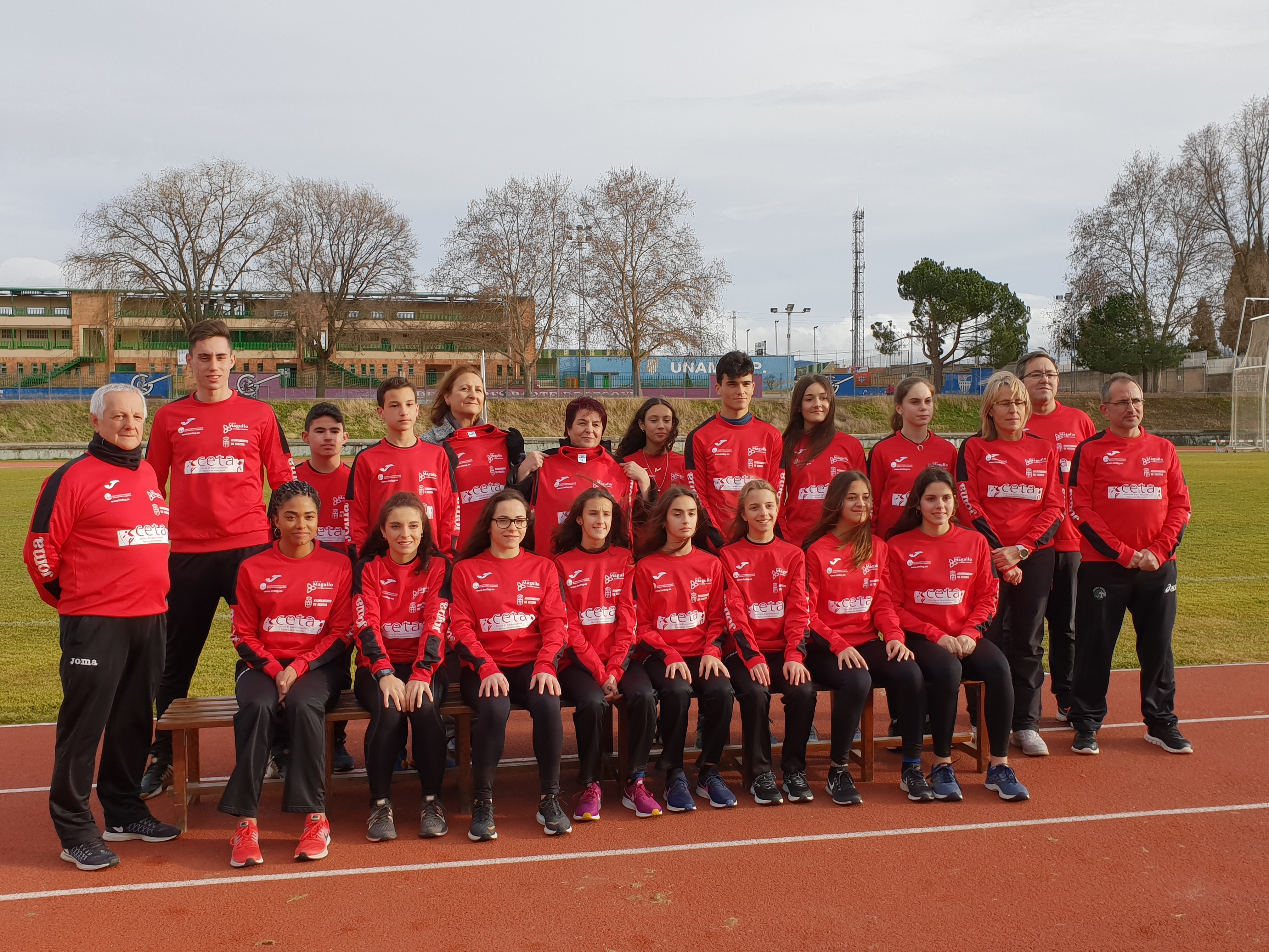 Se presentan oficialmente los deportistas becados por el “Centro de Especialización Técnica de Atletismo-CETA”