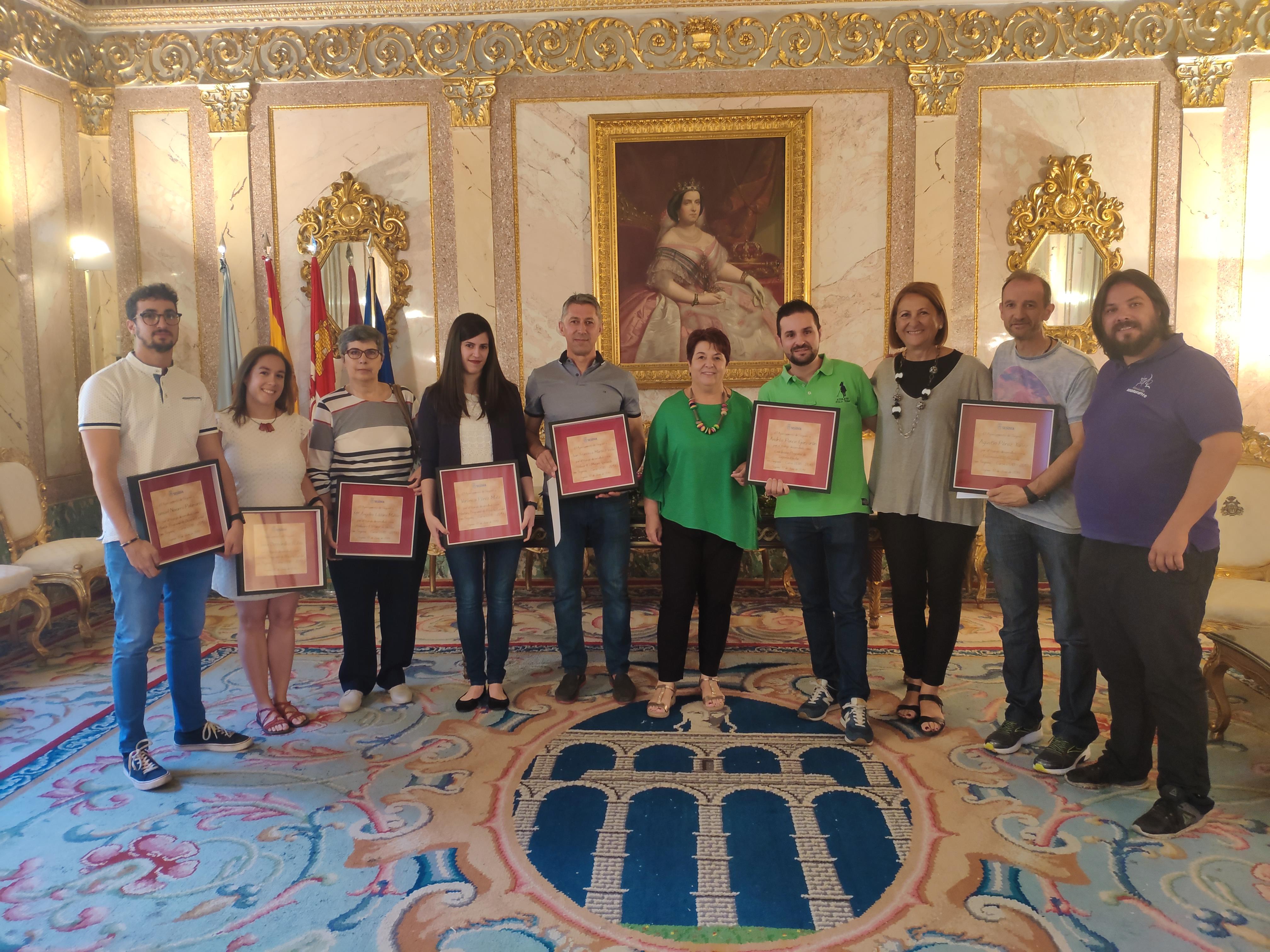 El Ayuntamiento de Segovia reconoce el trabajo realizado por profesores, monitores y entrenador implicados en el programa integral de Deporte Escolar