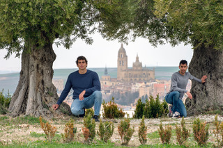 El atleta, Javier Guerra, y el piragüista, David Llorente, se convierten en embajadores de la belleza monumental y paisajística de Segovia, capital y provincia