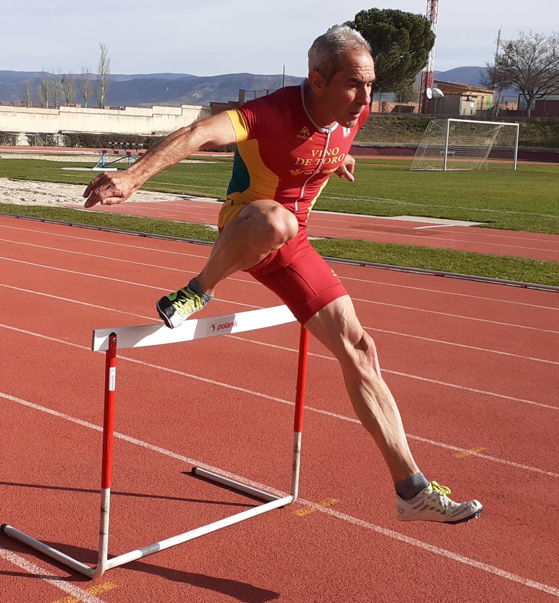 El atleta segoviano, Juan Luis Álvarez, oro en el Campeonato Máster Autonómico de Salamanca