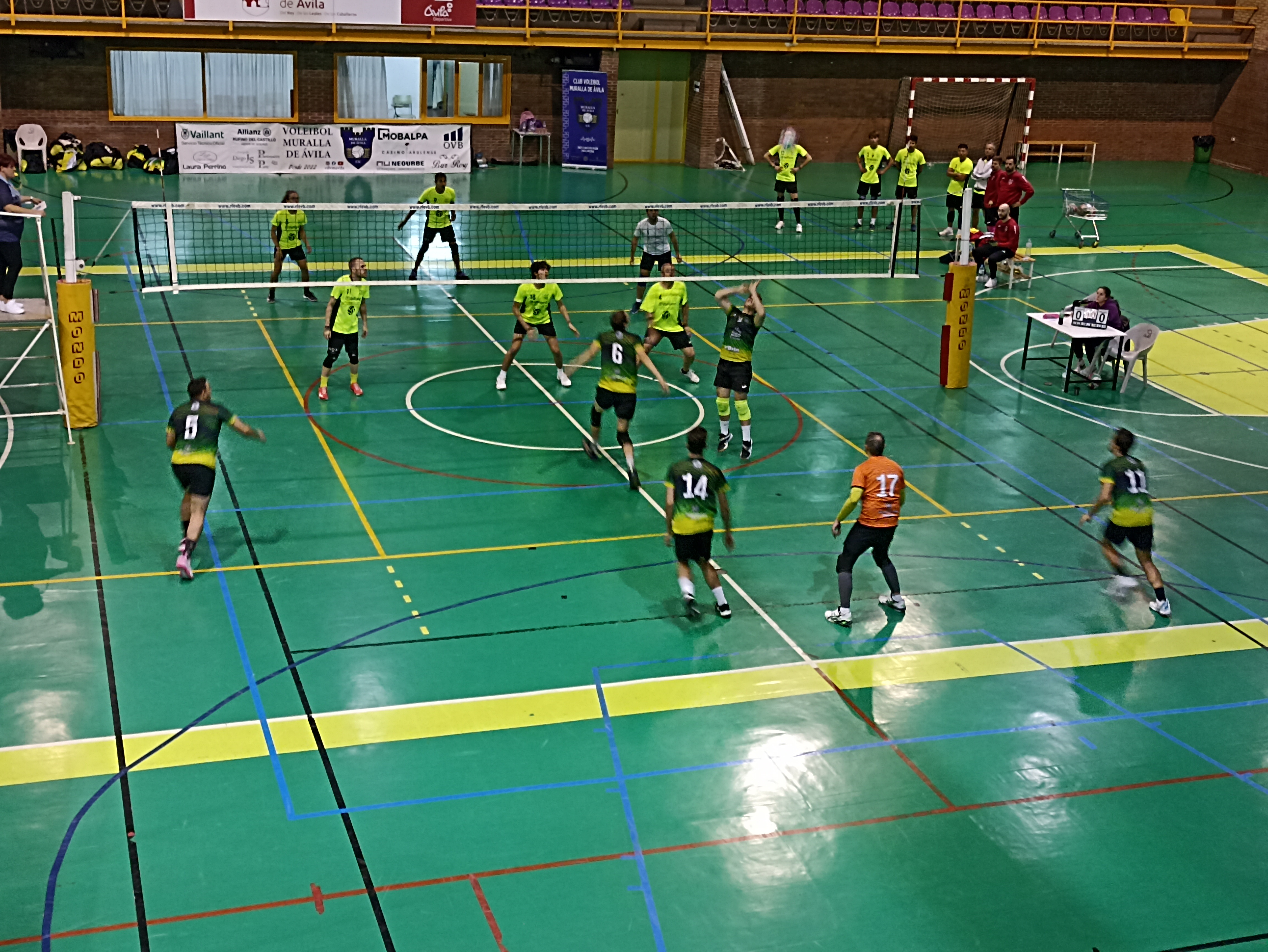 C.D. Segovoley: Buen debut en la competición