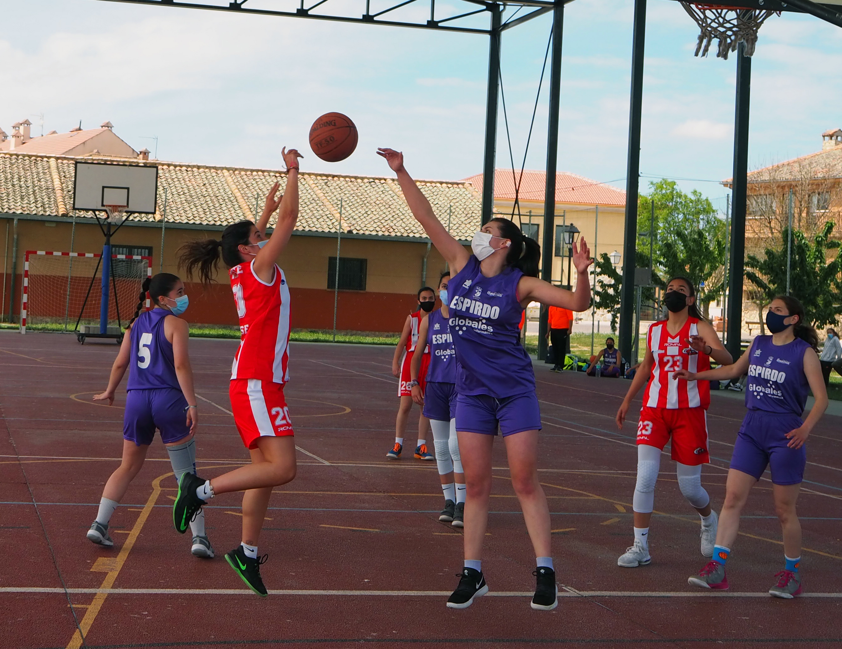 El nuevo equipo de Baloncesto Femenino de Espirdo destaca en la nueva Liga Provincial