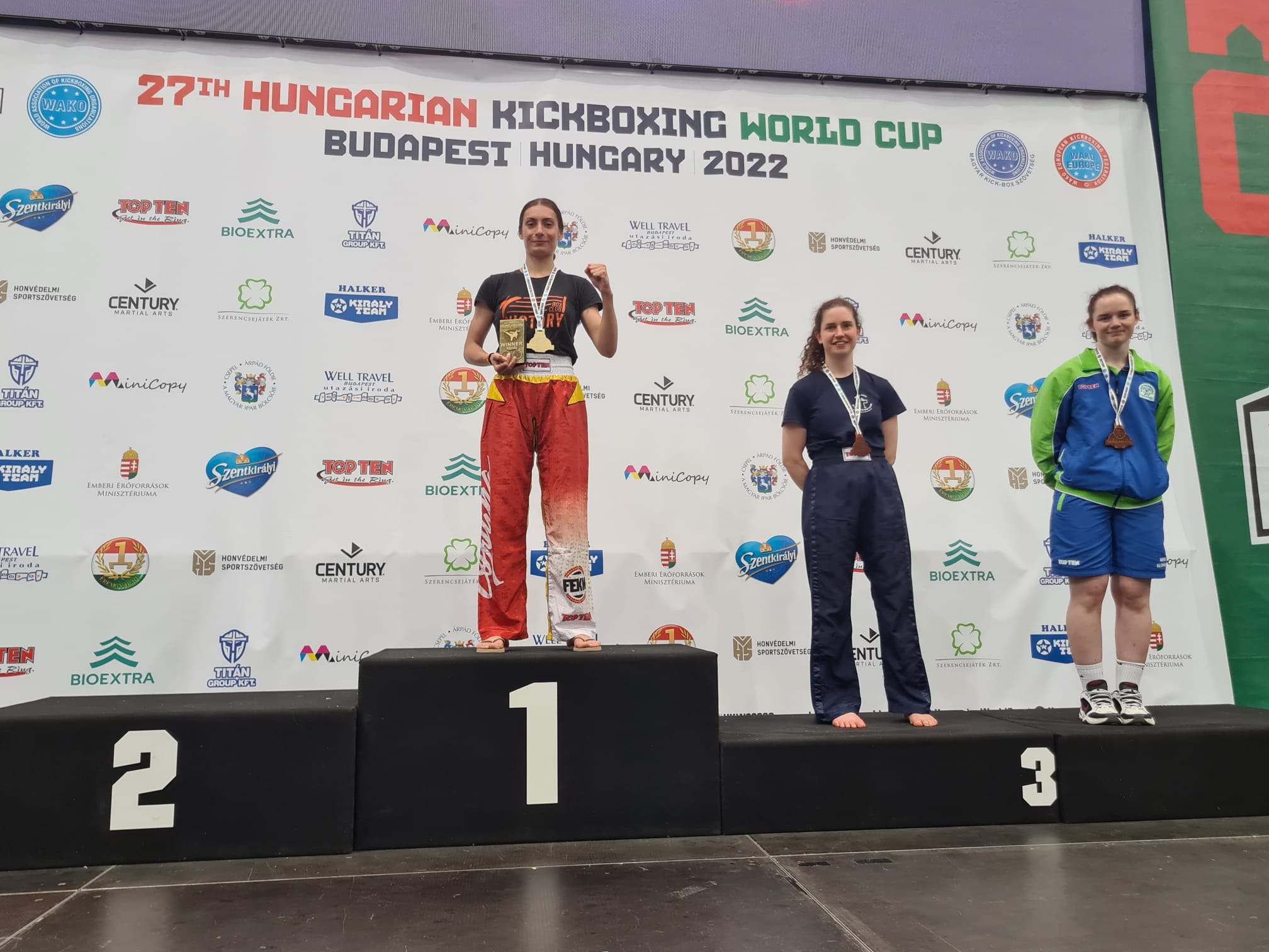 Marta González y Sergio de Diego medallas en el Hungarian Kickboxing World Cup