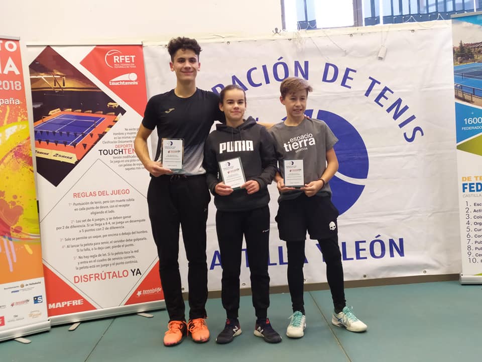 Jimena de Pablos, Víctor Álvarez y Marcos Muñoz destacan en el Máster Juvenil organizado por FETECAL