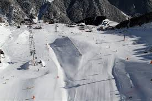 El Instituto Municipal de Deportes y la Fundación Caja Rural lanzan la Campaña de Esquí Alpino 2019