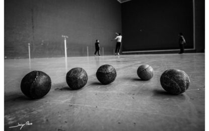 Continúan los entrenamientos del Club de Pelota a mano “Manomanista Skurfers”