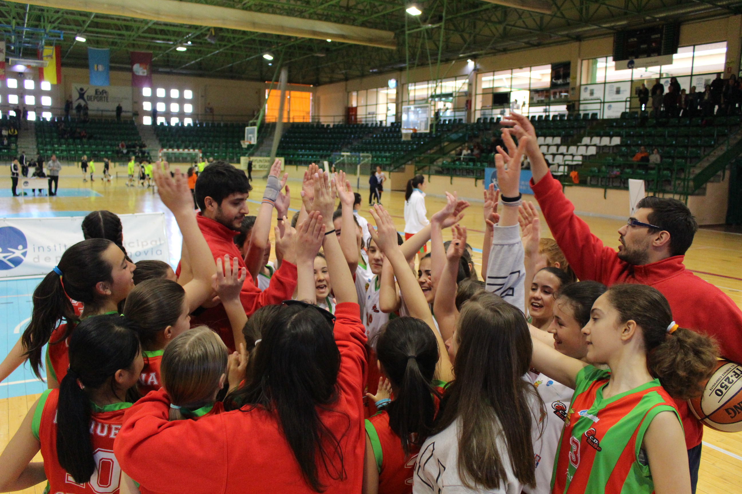 Finalizaron las ligas de edad de baloncesto con un reconocimiento a todos los participantes