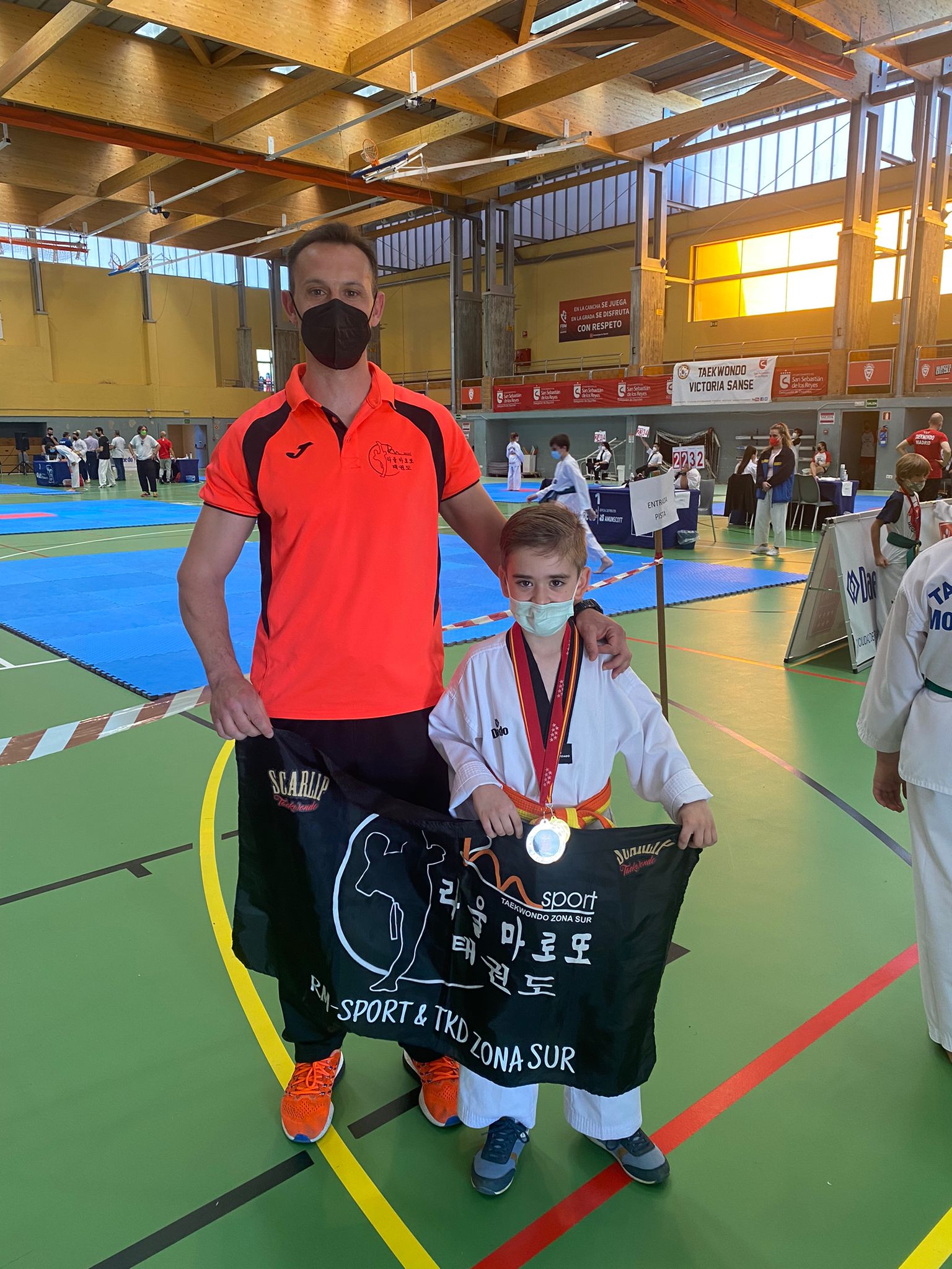 Javier Ruíz Martínez plata en el Regional de Técnica de Taekwondo