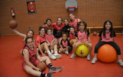 Carbonero se tiño de rosa para celebrar la fiesta final del CD Spordeporte