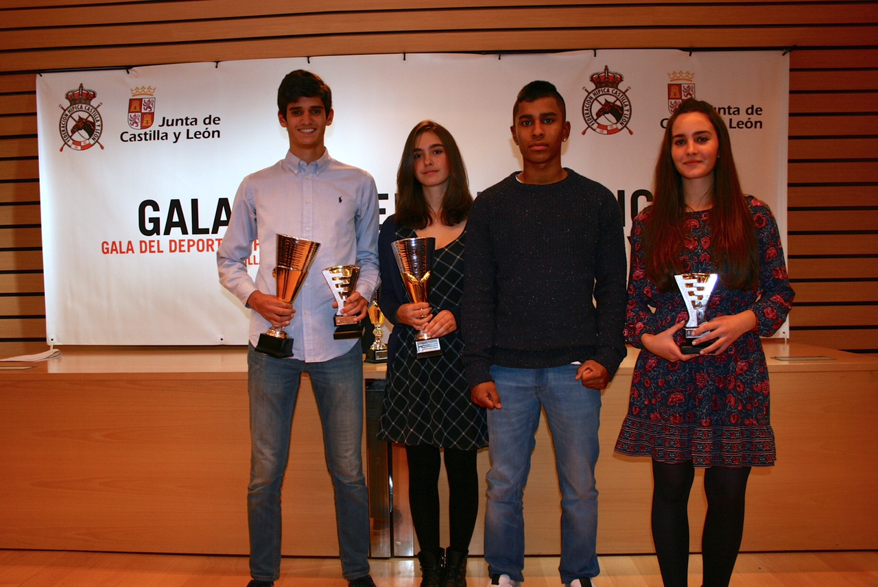Varios jinetes de Hípica Eresma, galardonados en la Gala Hípica de Castilla y León