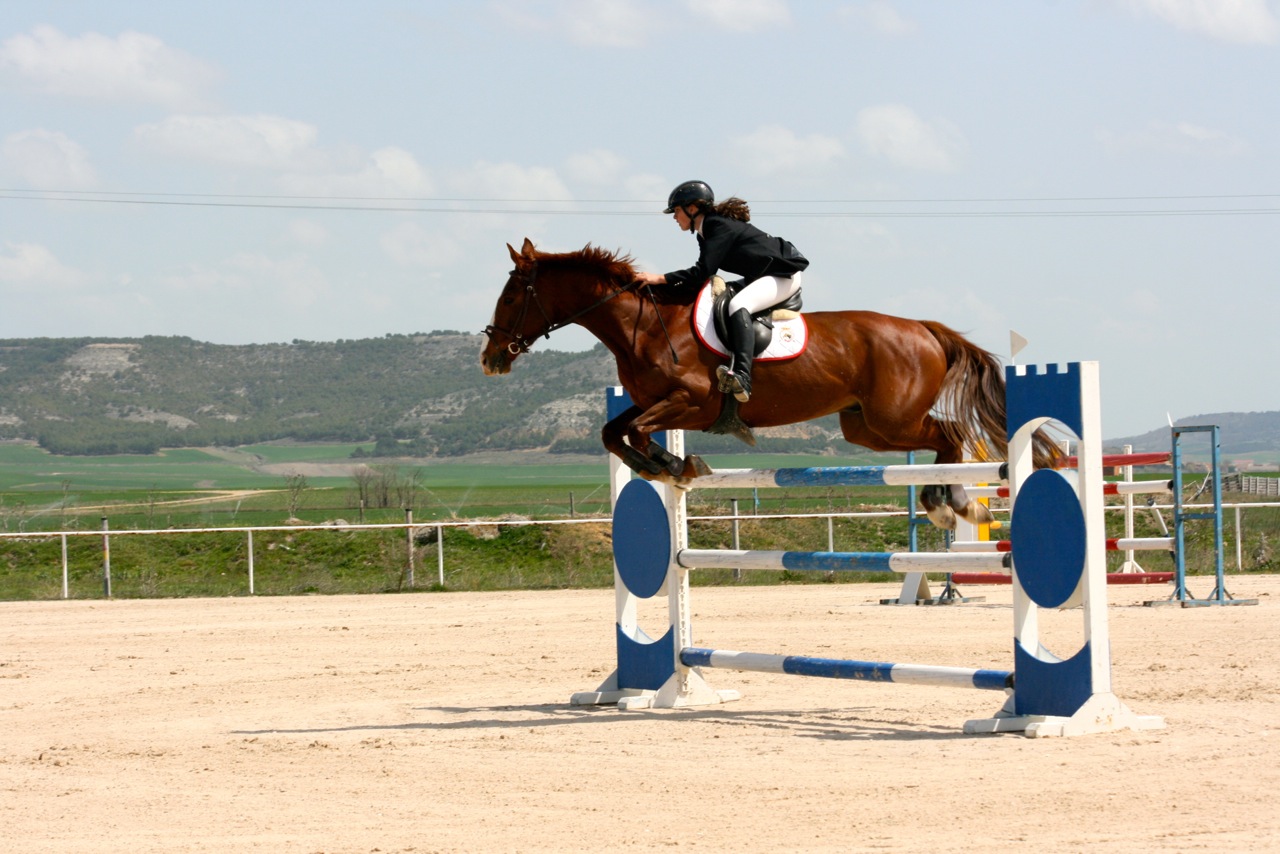 María Fernández Ordejón gana el Gran Premio de Hípica en Vadelamadre
