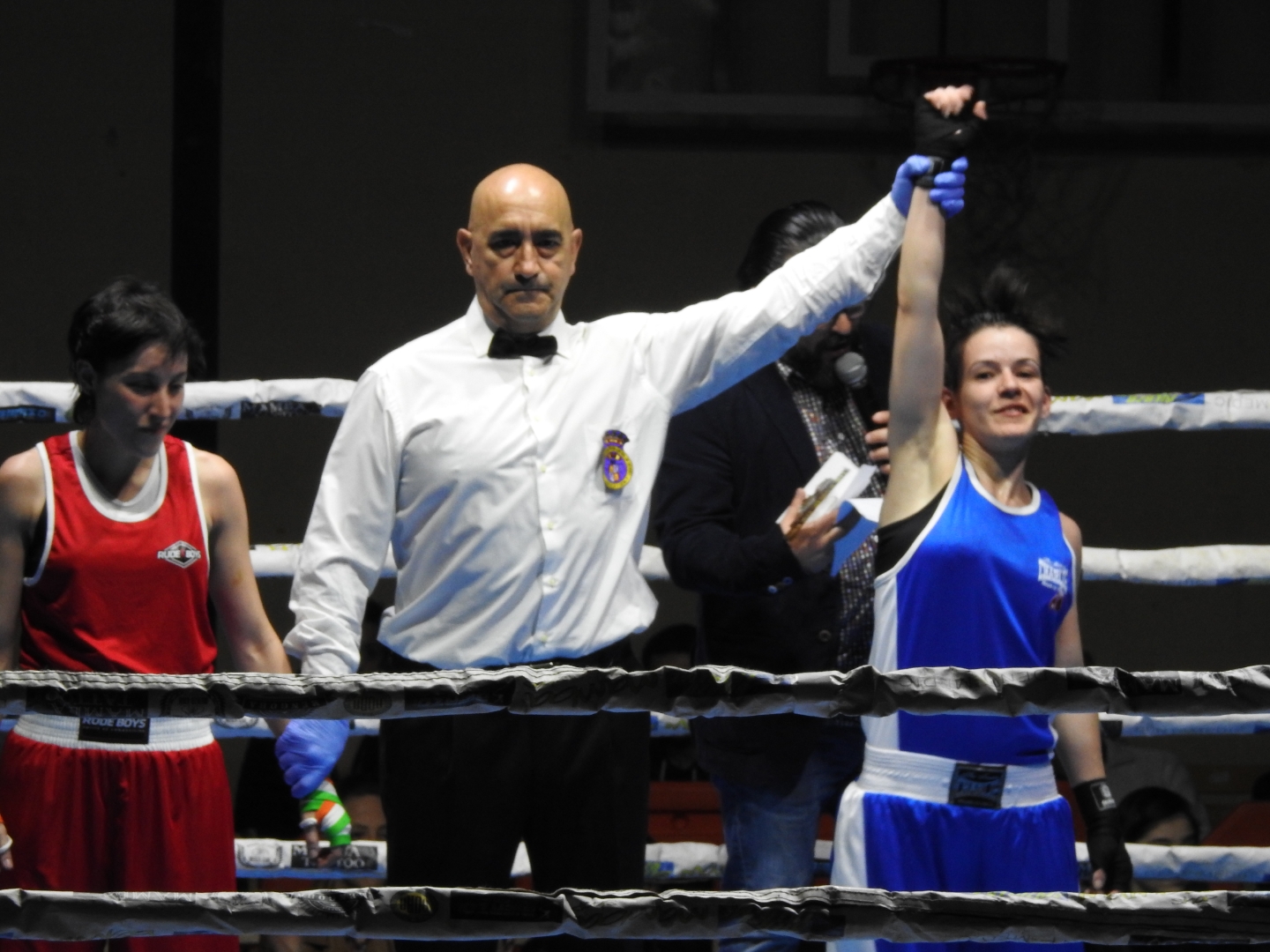 Rocío Suárez obtiene otra victoria más para su récord deportivo en una Velada de Boxeo