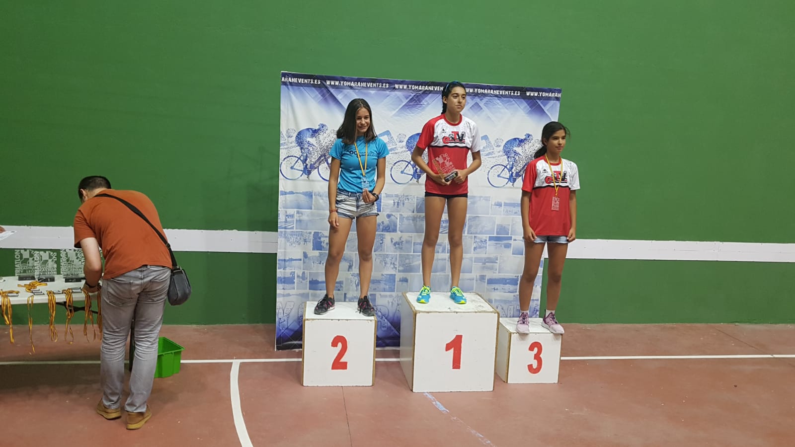 Zoila Sicilia, del Club Triatlón IMD Segovia, subcampeona regional infantil de Triatlón Cross