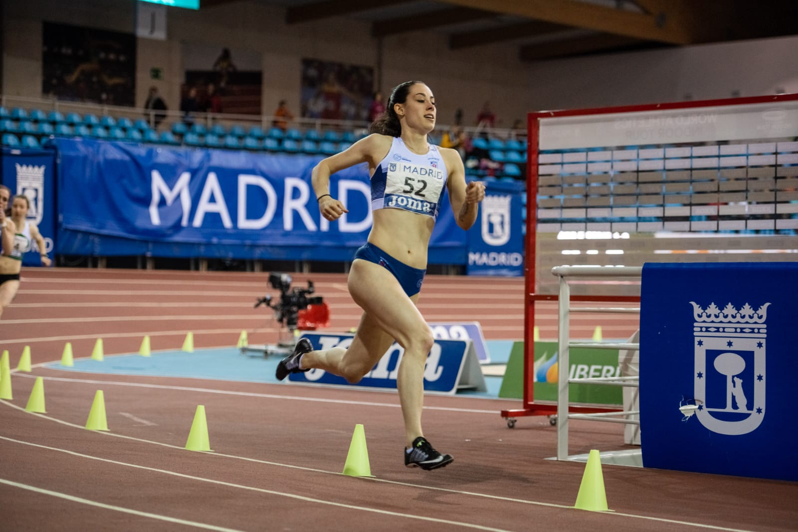 Sara Gómez Álvarez consigue marca personal de la temporada en Pista Cubierta