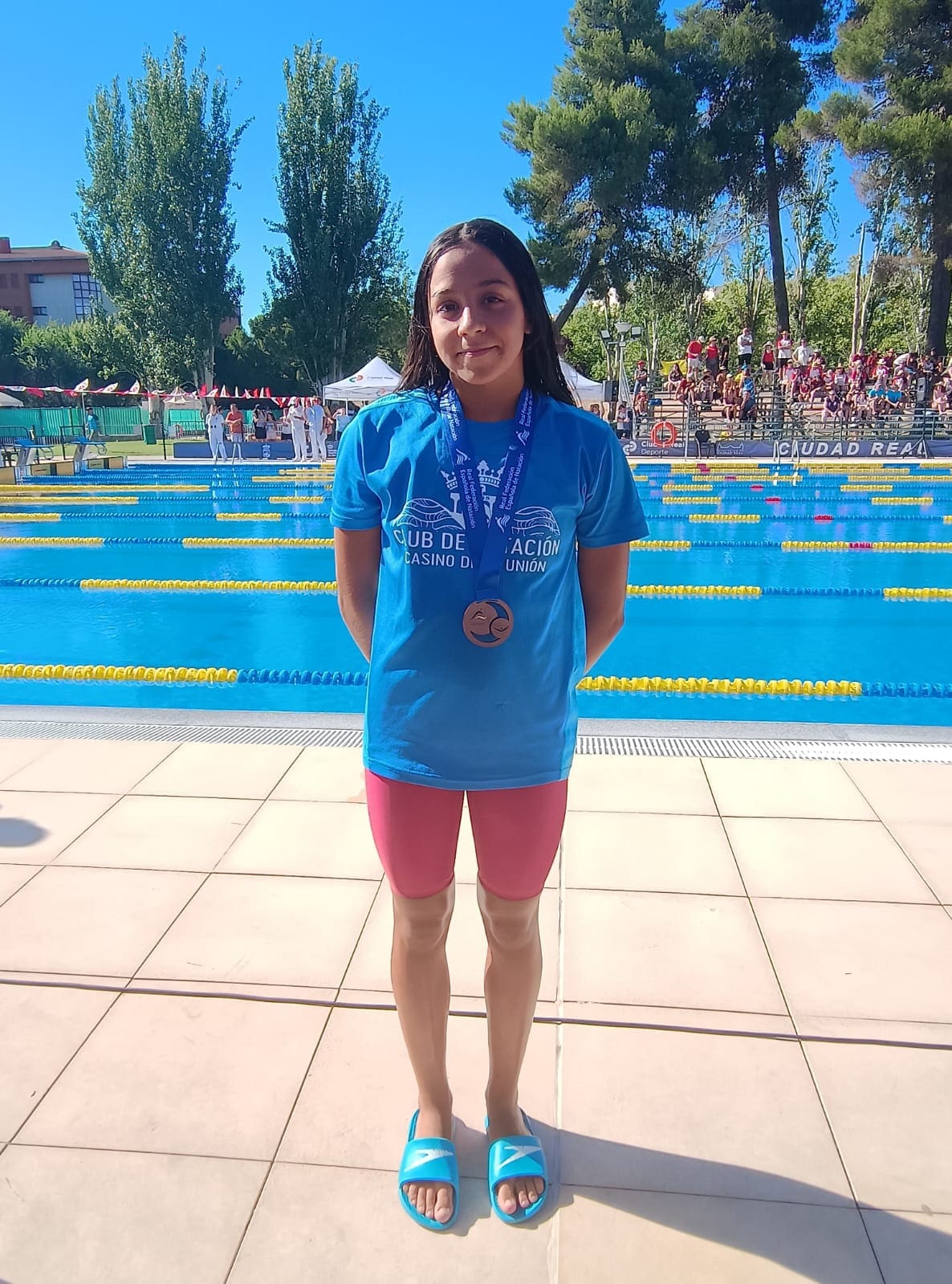 Sandra Guerra Hernanz medalla de bronce en 50m libres en el Campeonato de España alevín de natación.