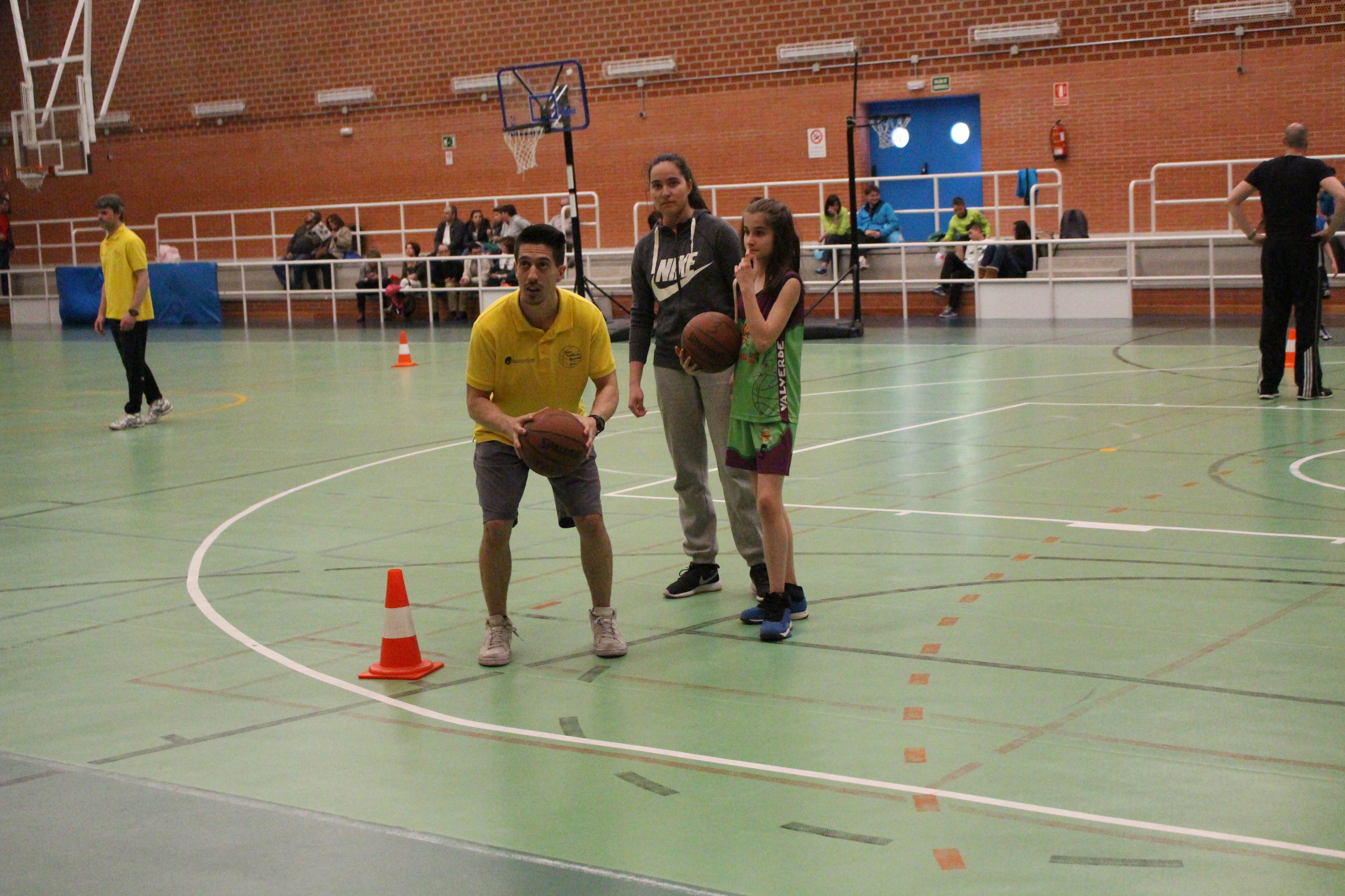 La jugadora Elisa Martínez, y el jugador Pedro Rivero, en el Centro de Tecnificación