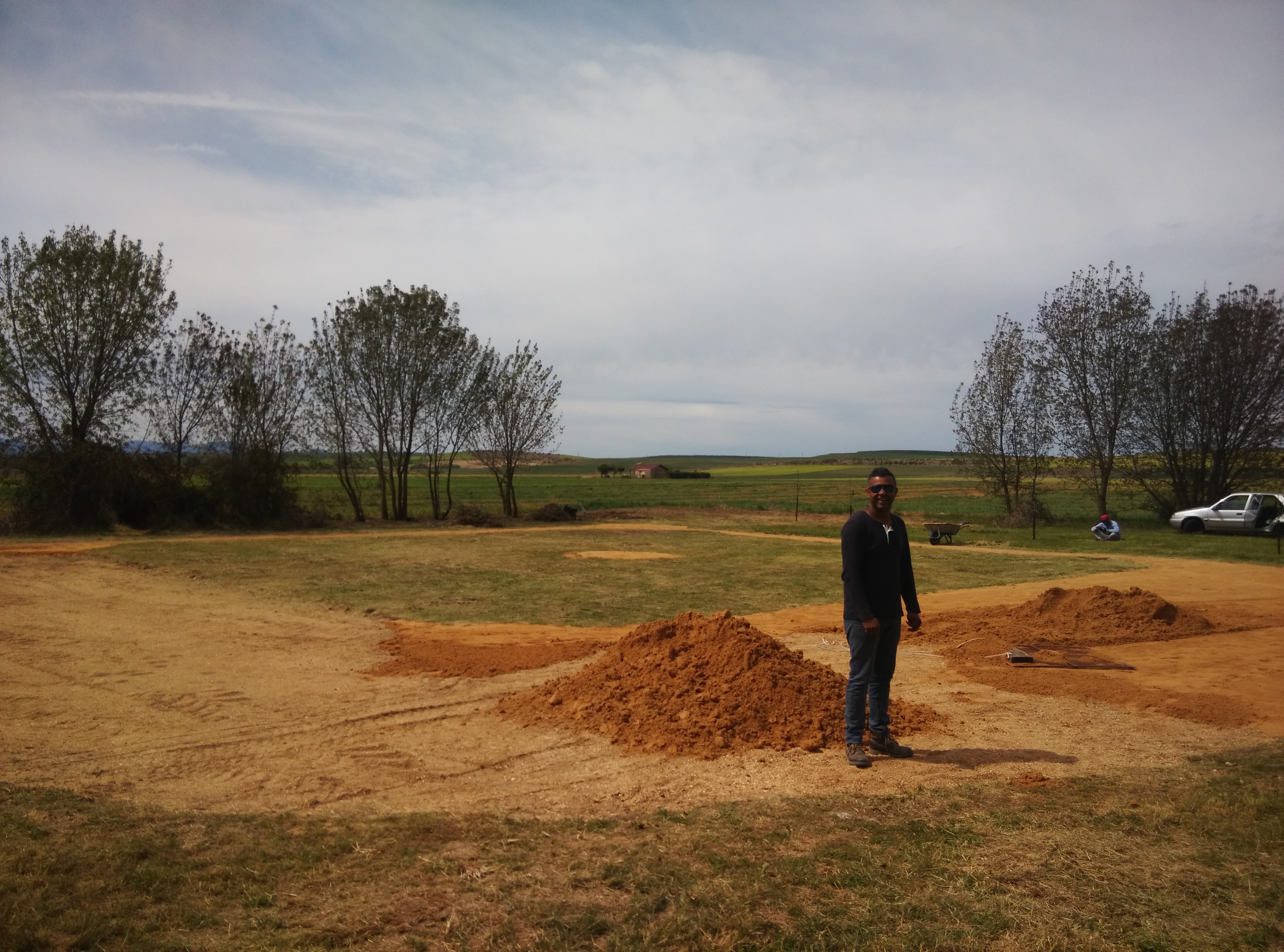 El campo de béisbol de Torredondo va tomando forma