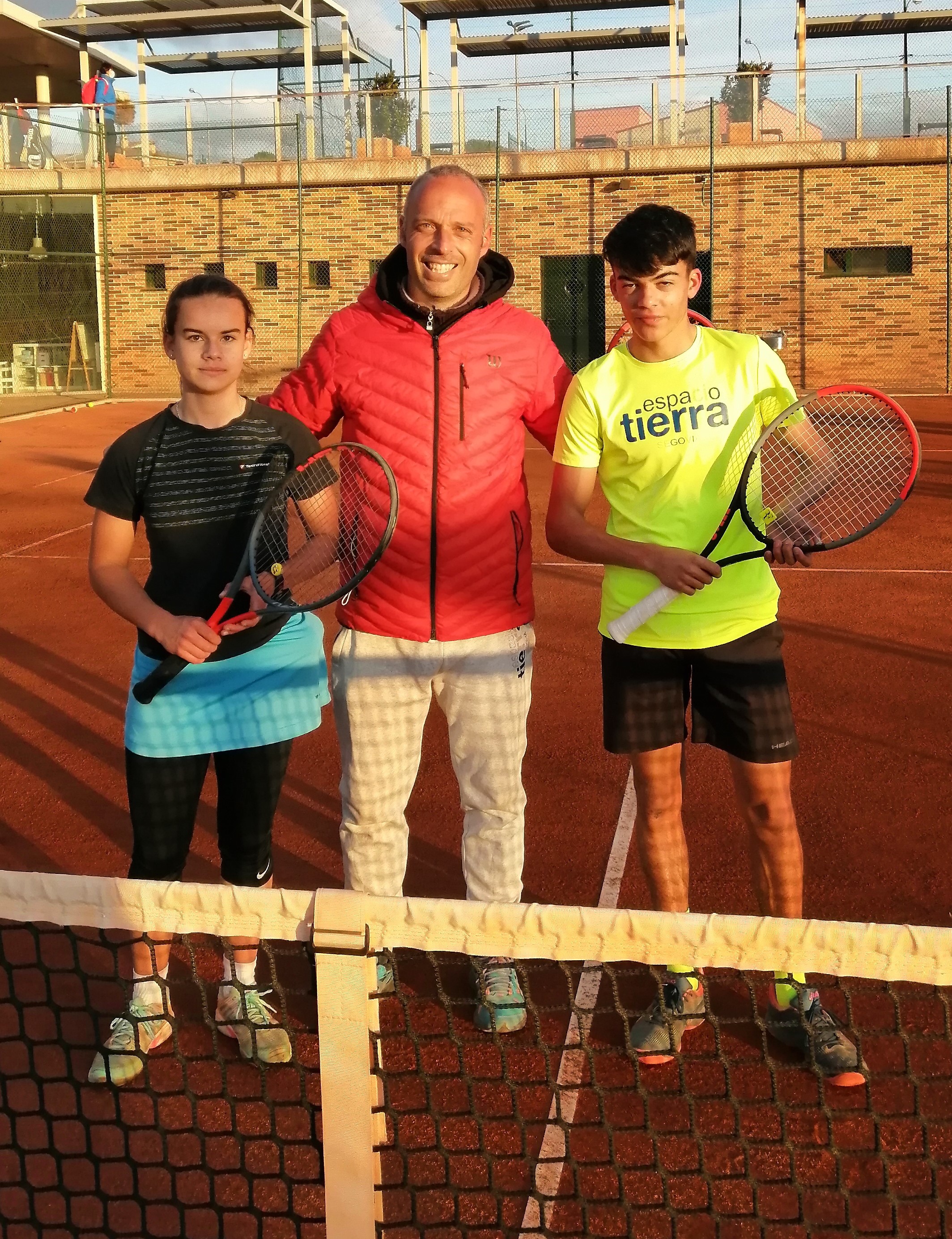 Álvaro Gómez campeón absoluto y Jimena de Pablos subcampeona en Guadarrama