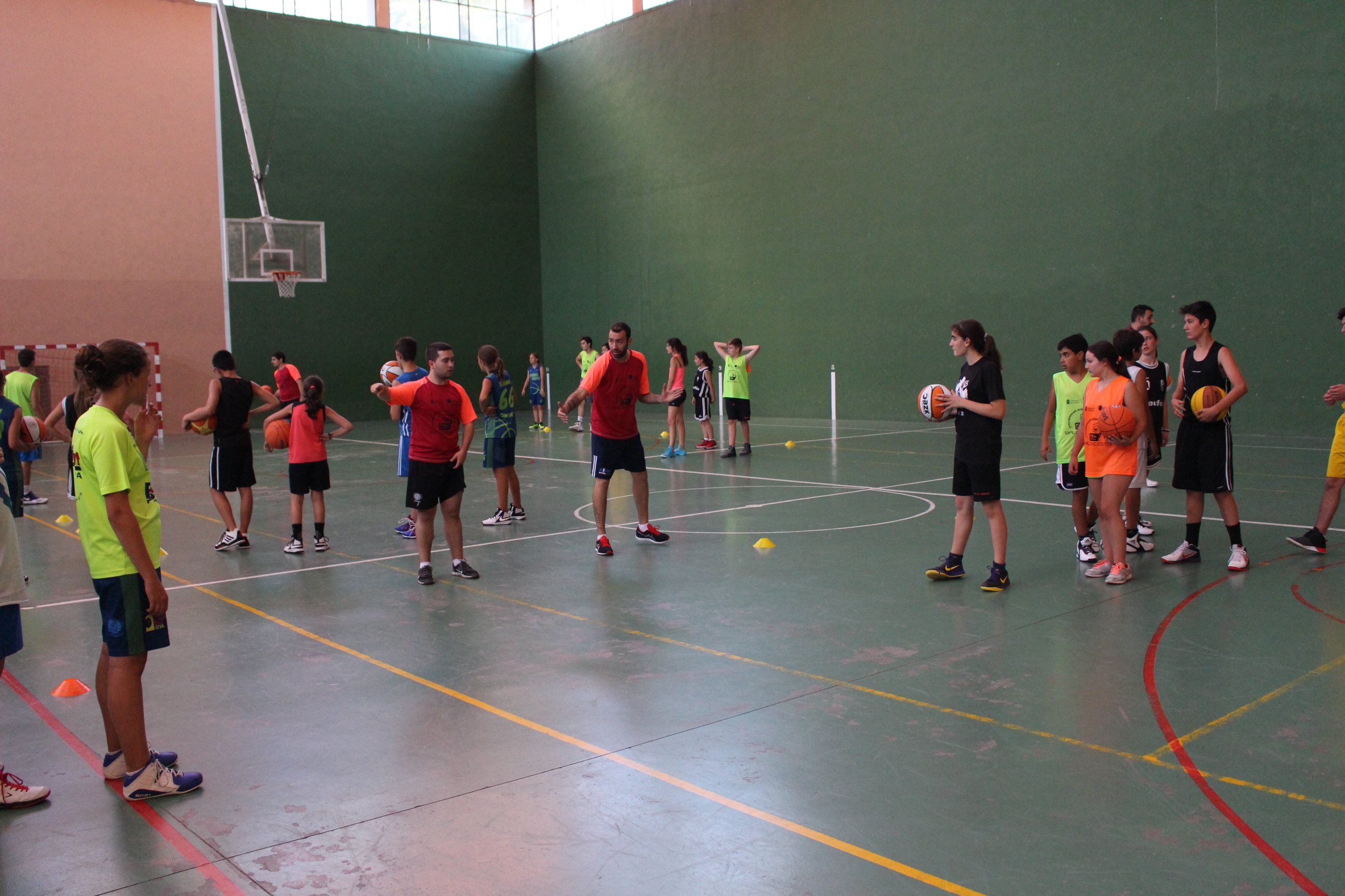 Actividades de Tecnificación de Baloncesto en Verano con Pedro Rivero