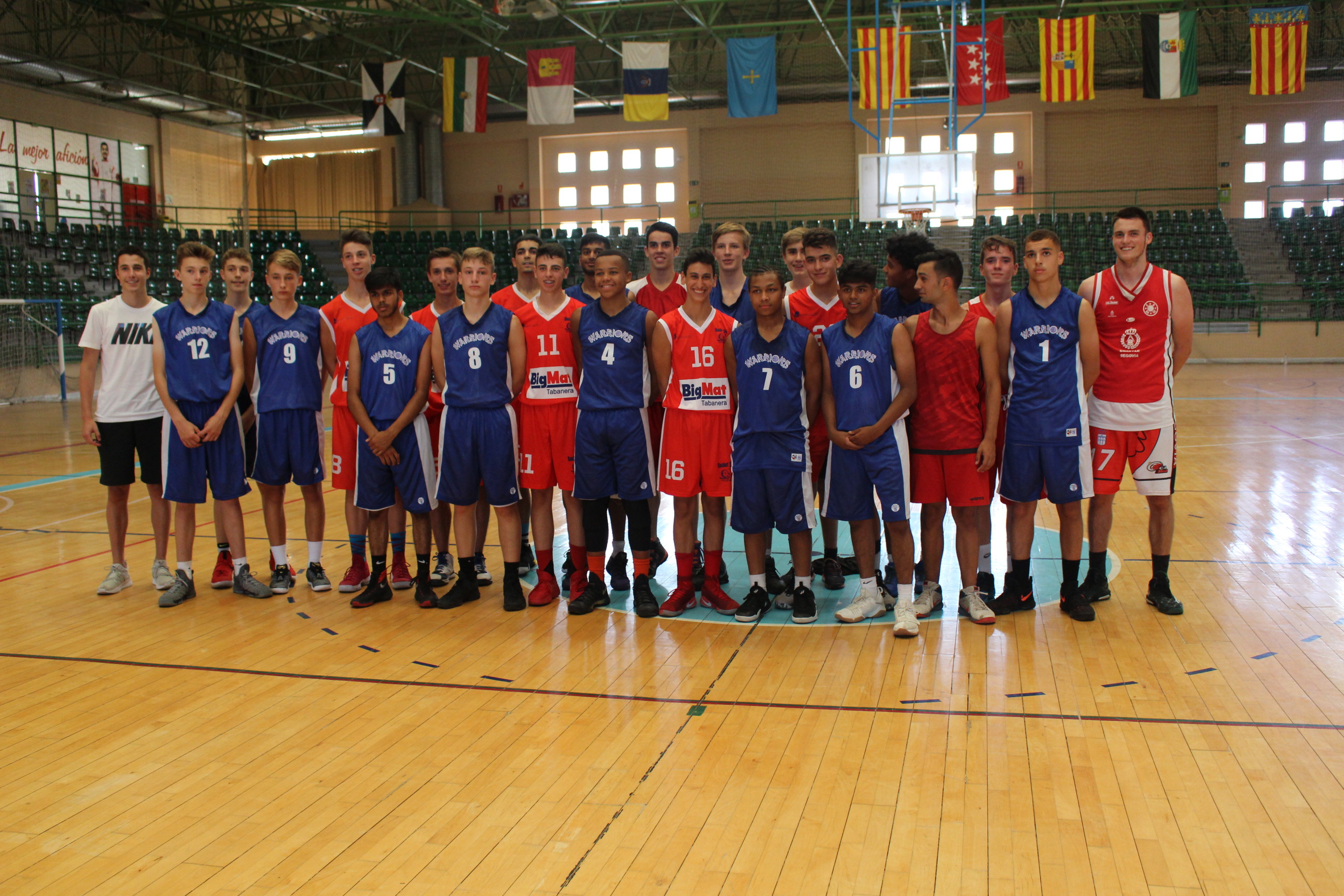 Los Warriors de Leicester visitaron Segovia dentro de sus actividades estivales en España