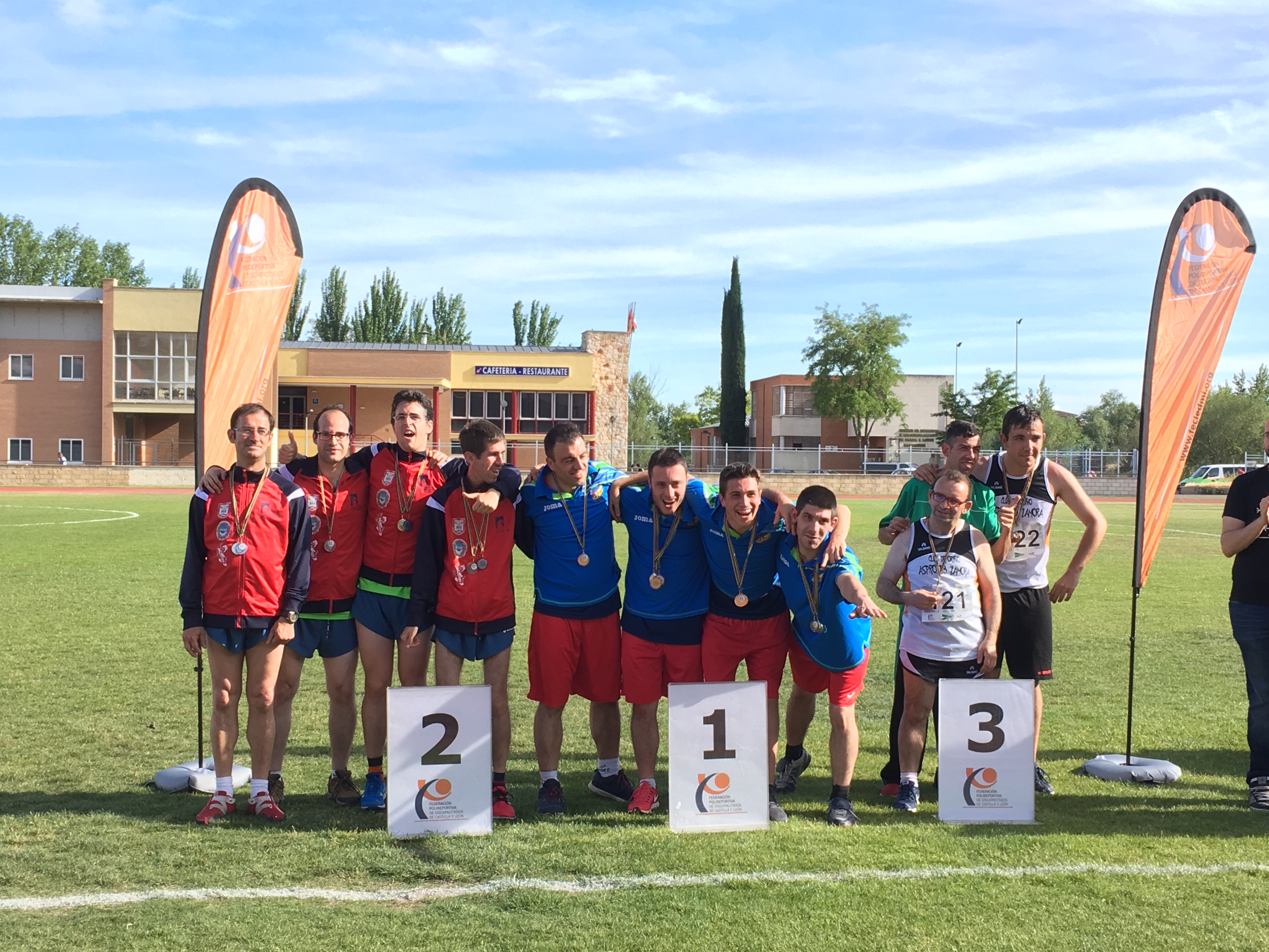 El C.D. APADEFIM logró doce medallas en el Regional de Atletismo para personas discapacitadas en Zamora
