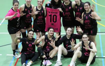 El Cochinillo Segoviano S.L. se afianza en la segunda plaza, ya en solitario, tras la victoria en la complicada cancha universitaria salmantina