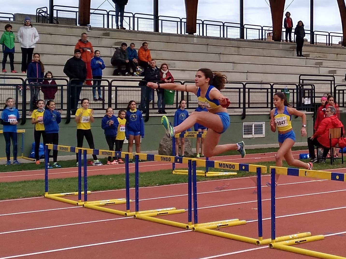 La atleta del Sporting Segovia, Leonor de Lama, logró la cuarta posición en el Campeonato de España Sub14