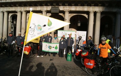 Escala en Segovia de la Marcha ciclista “Contra el Cambio Climático” Madrid-Paris