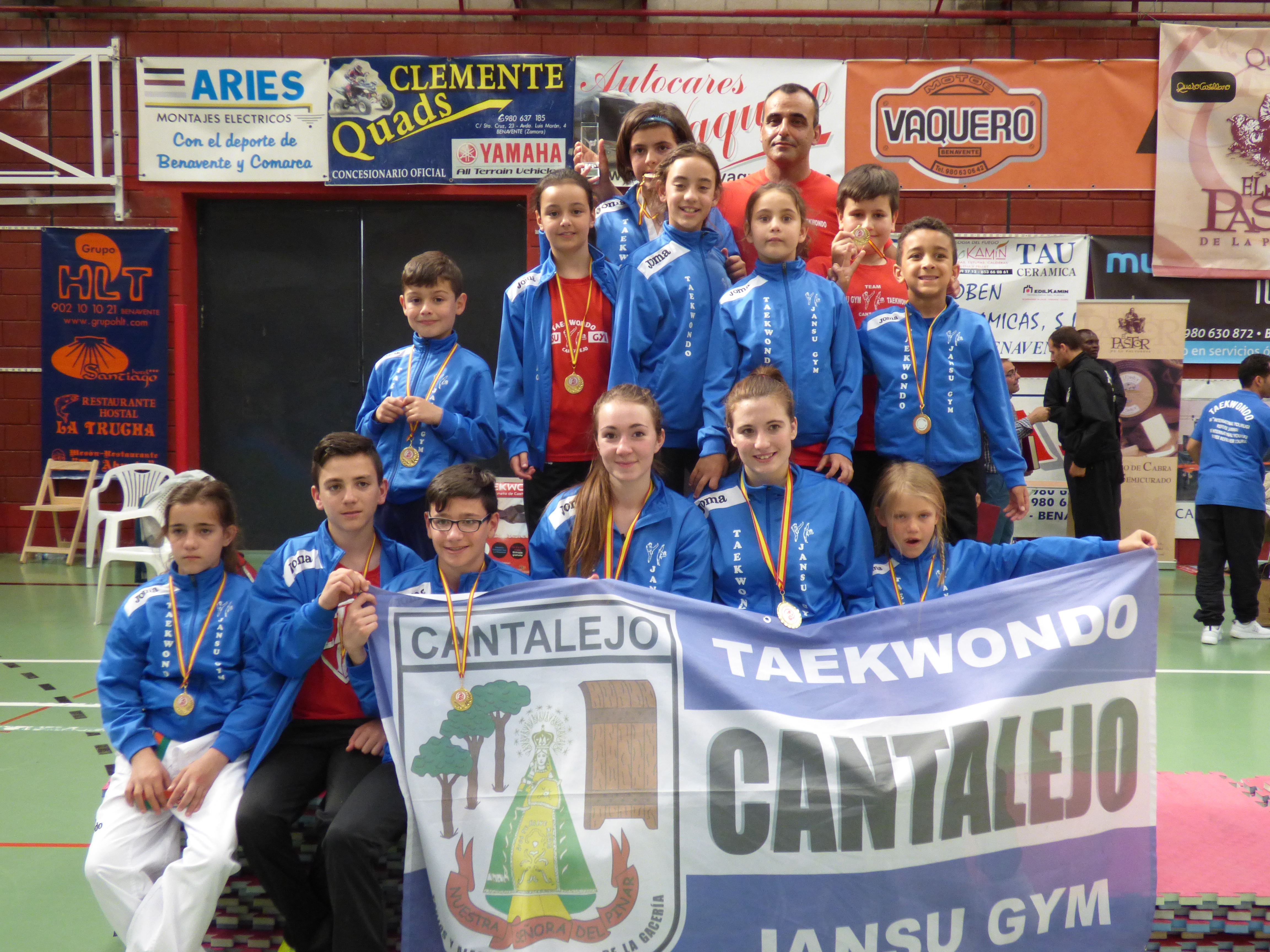 12 medallas para los competidores del Club Jansu Gym