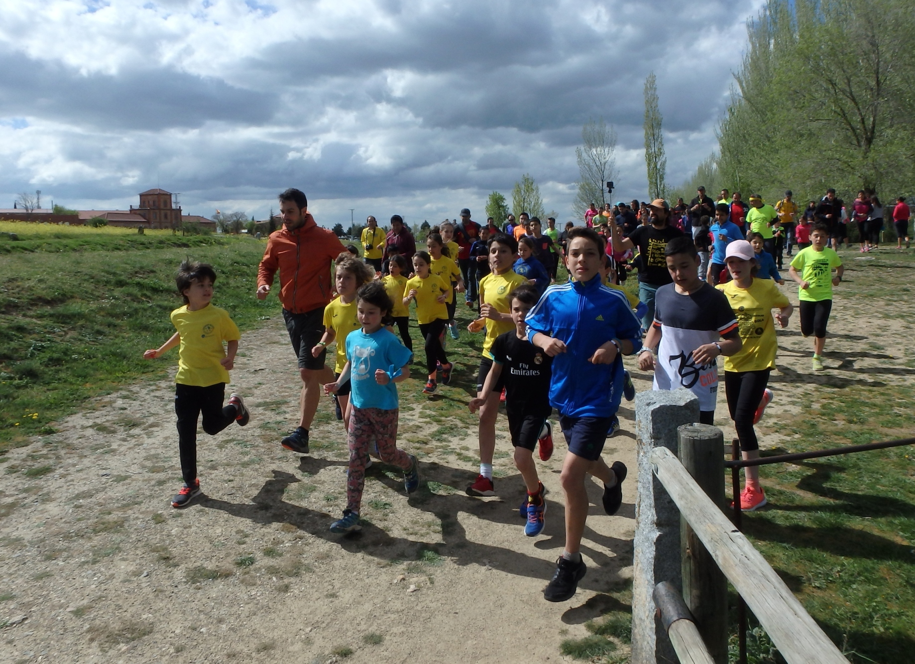 Deporte Escolar: Gran acogida del “Corremontes” en el encuentro del pasado sábado