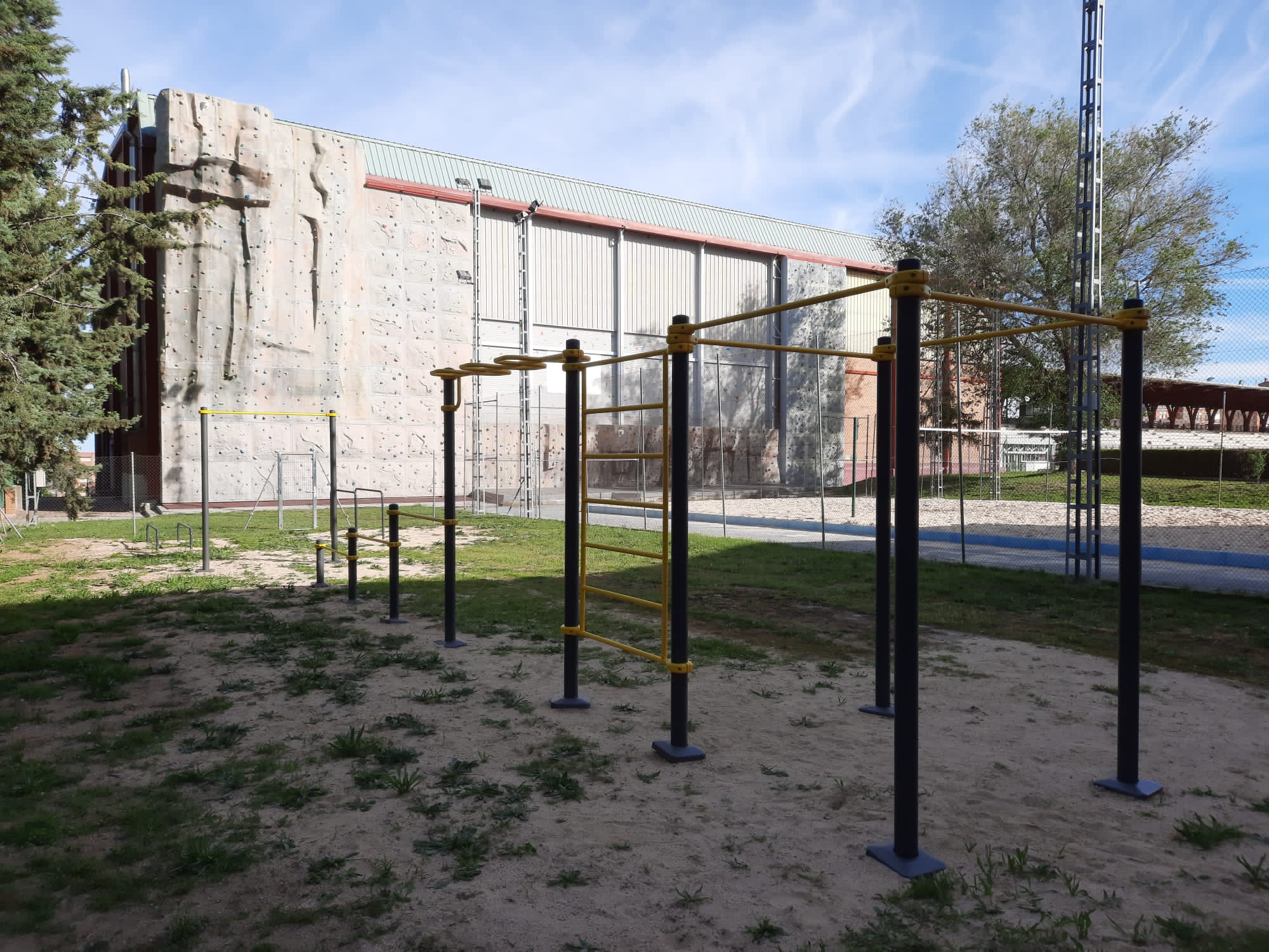 El Instituto Municipal de Deportes abre al público el parque de calistenia de la Ciudad Deportiva La Albuera