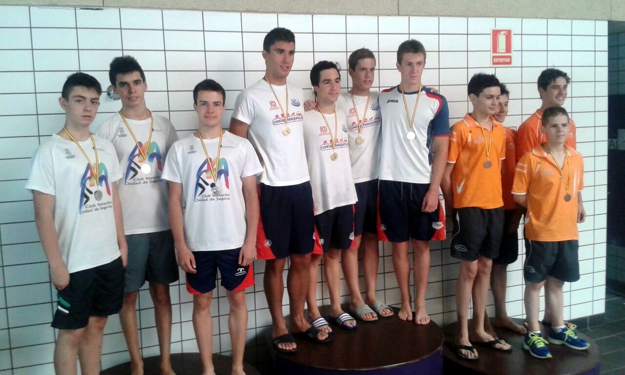 El equipo infantil masculino del Club Natación “Ciudad de Segovia” consigue Plata y Bronce