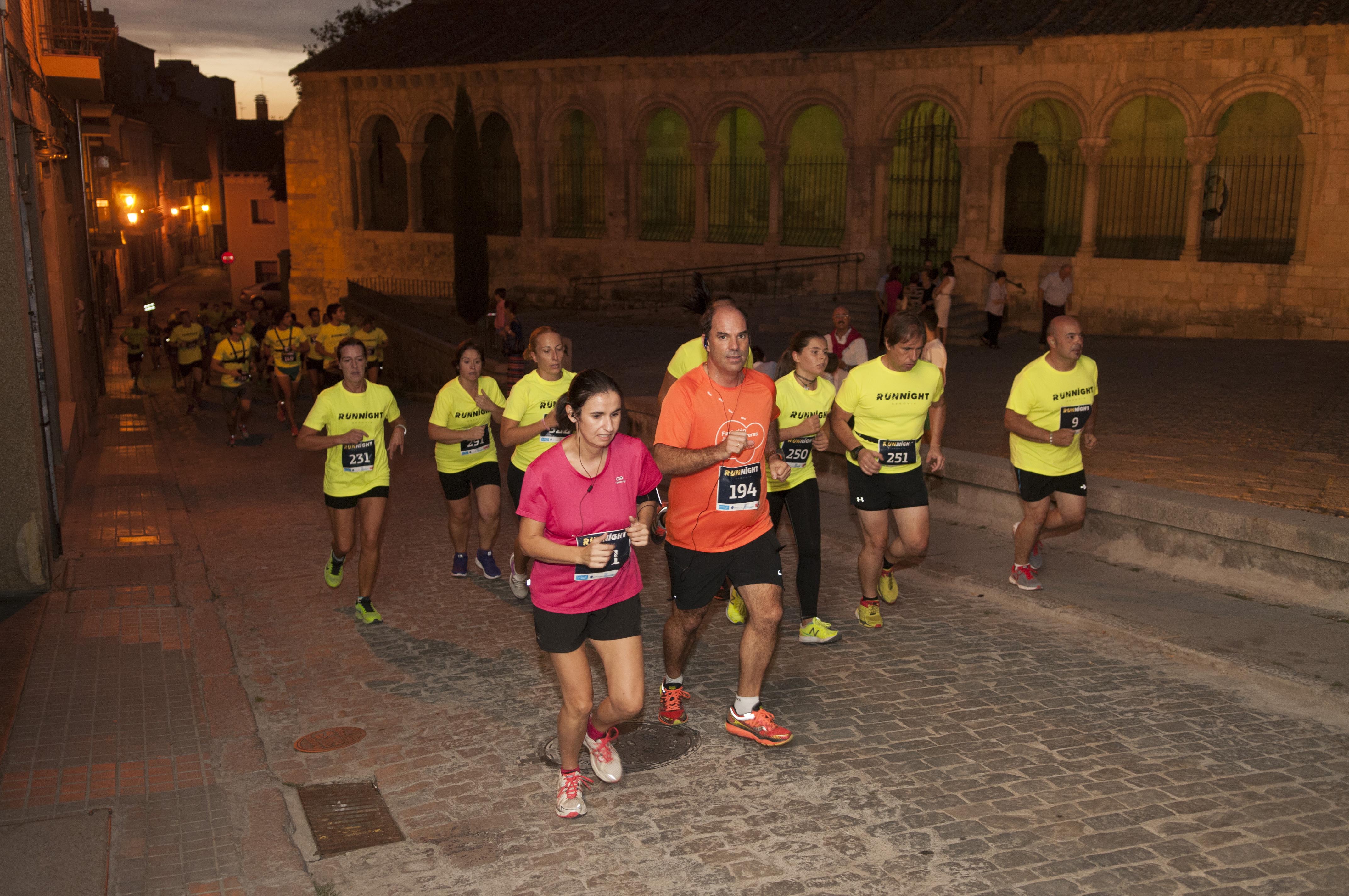 La carrera nocturna más espectacular vuelve a Segovia