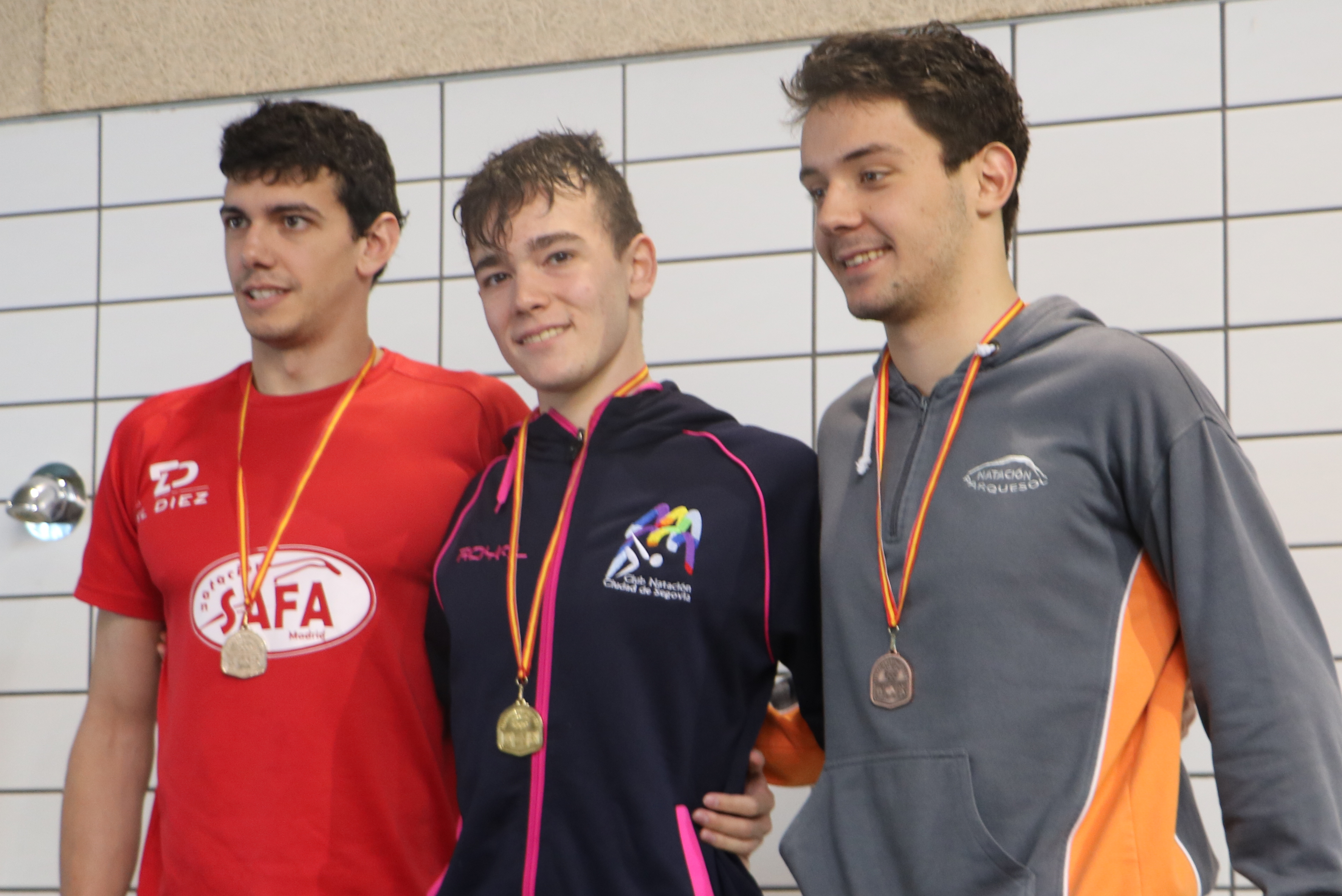 Segis Álvarez brilla en el Open absoluto con 4 medallas y 6 mínimas para los Campeonatos de España de Gijón y Barcelona