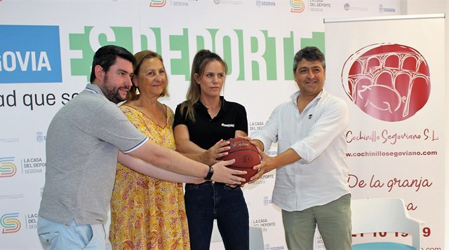 El CD Spordeporte presentó su proyecto con El Cochinillo Segoviano SL como patrocinador principal del nuevo equipo de Nacional