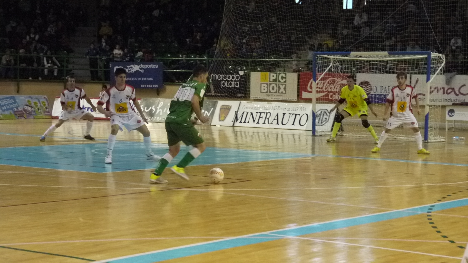 Elche gana en superioridad numérica el primer partido de la eliminatoria ante Segovia Futsal