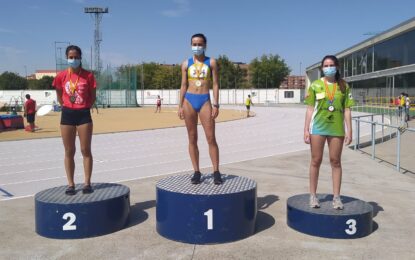 Sofía Martín, campeona autonómica, con mínima nacional y seleccionada, con el equipo Absoluto de Castilla y León