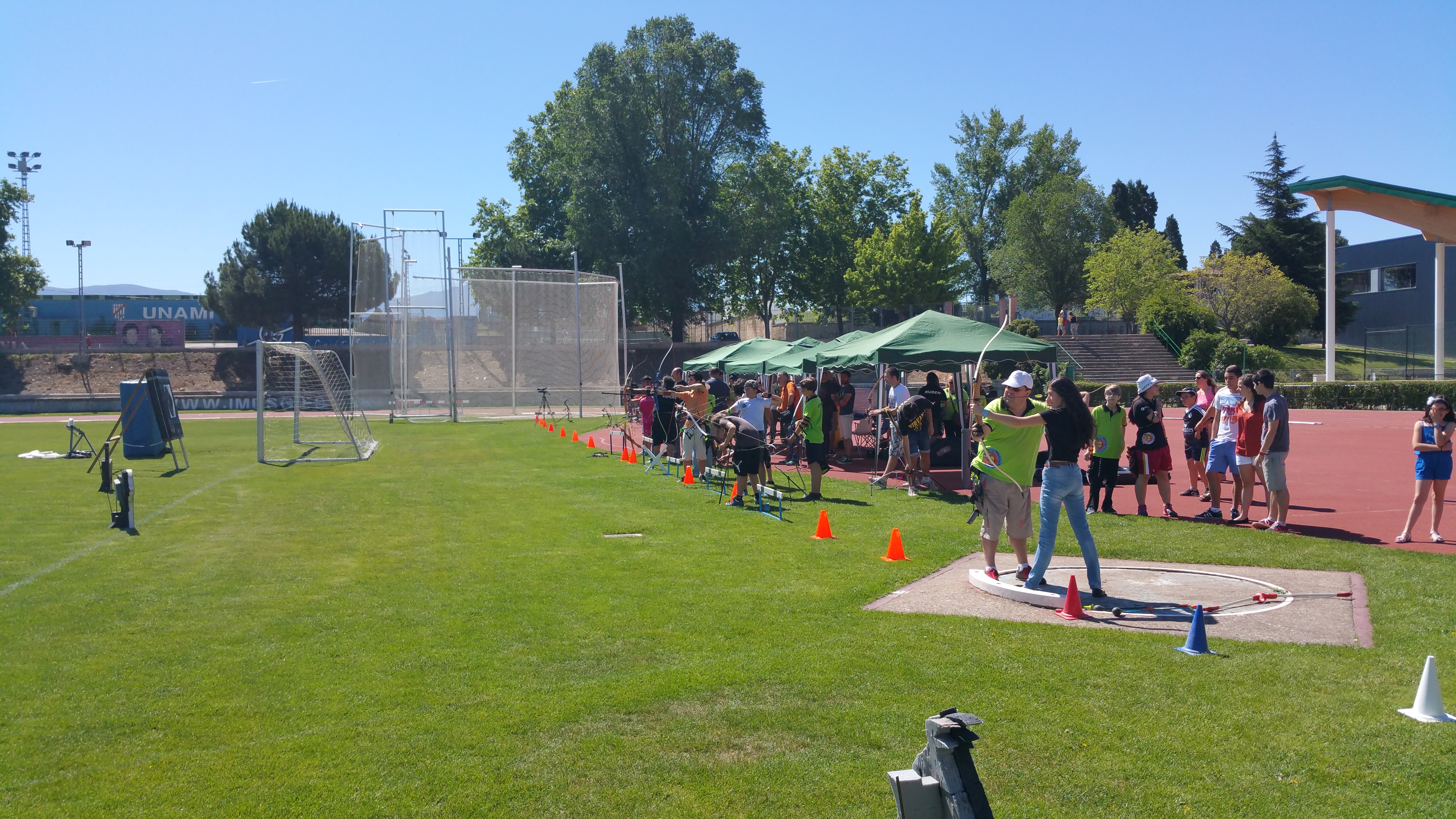 Exhibición de Tiro con Arco en las Pistas de Atletismo “Antonio Prieto”