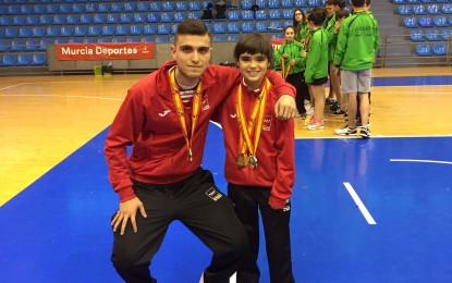 Angela Rodriguez García junto a sus dos compañeras campeonas de España de Tenis de Mesa
