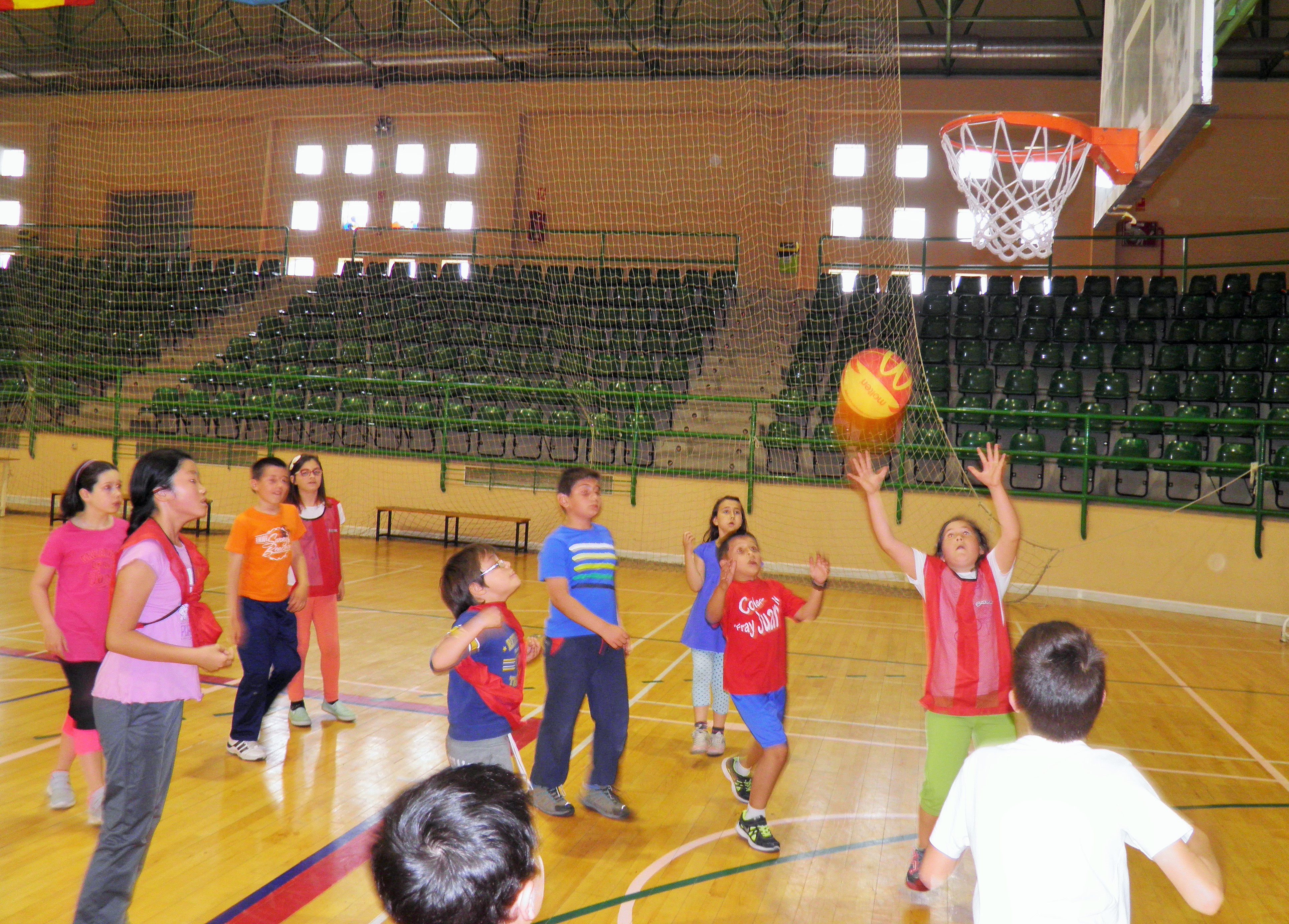 El Deporte Escolar despide la temporada con una multitudinaria “Miniolimpiada”