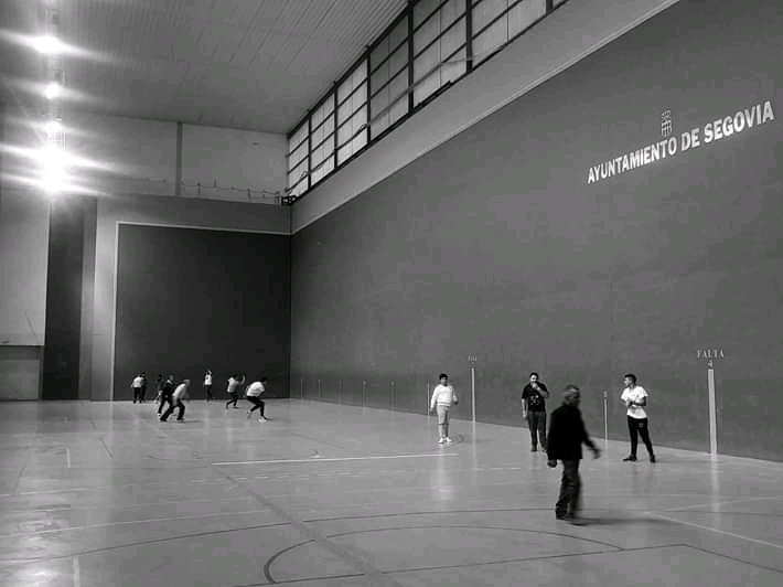 Vuelven a los entrenamientos los aficionados a la Pelota a Mano