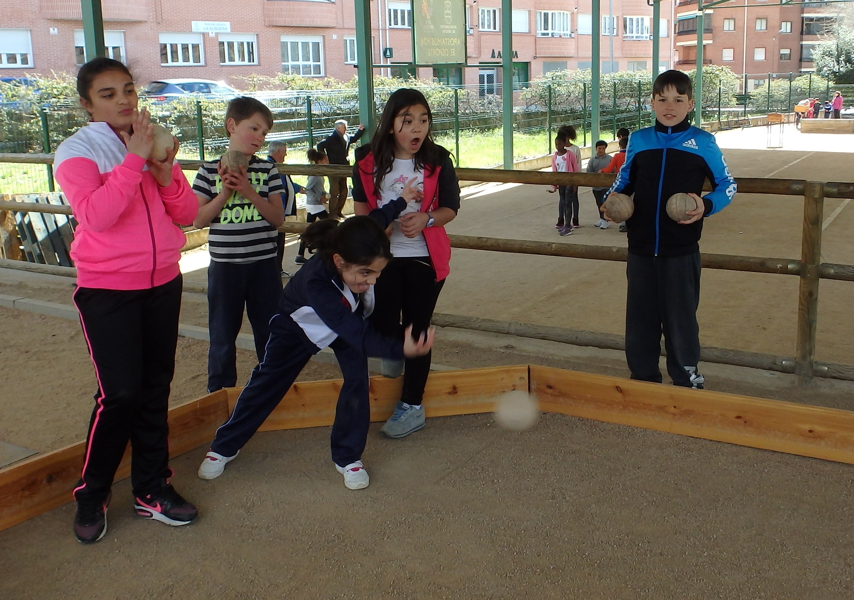 Los juegos tradicionales en los Encuentros de Deporte Escolar