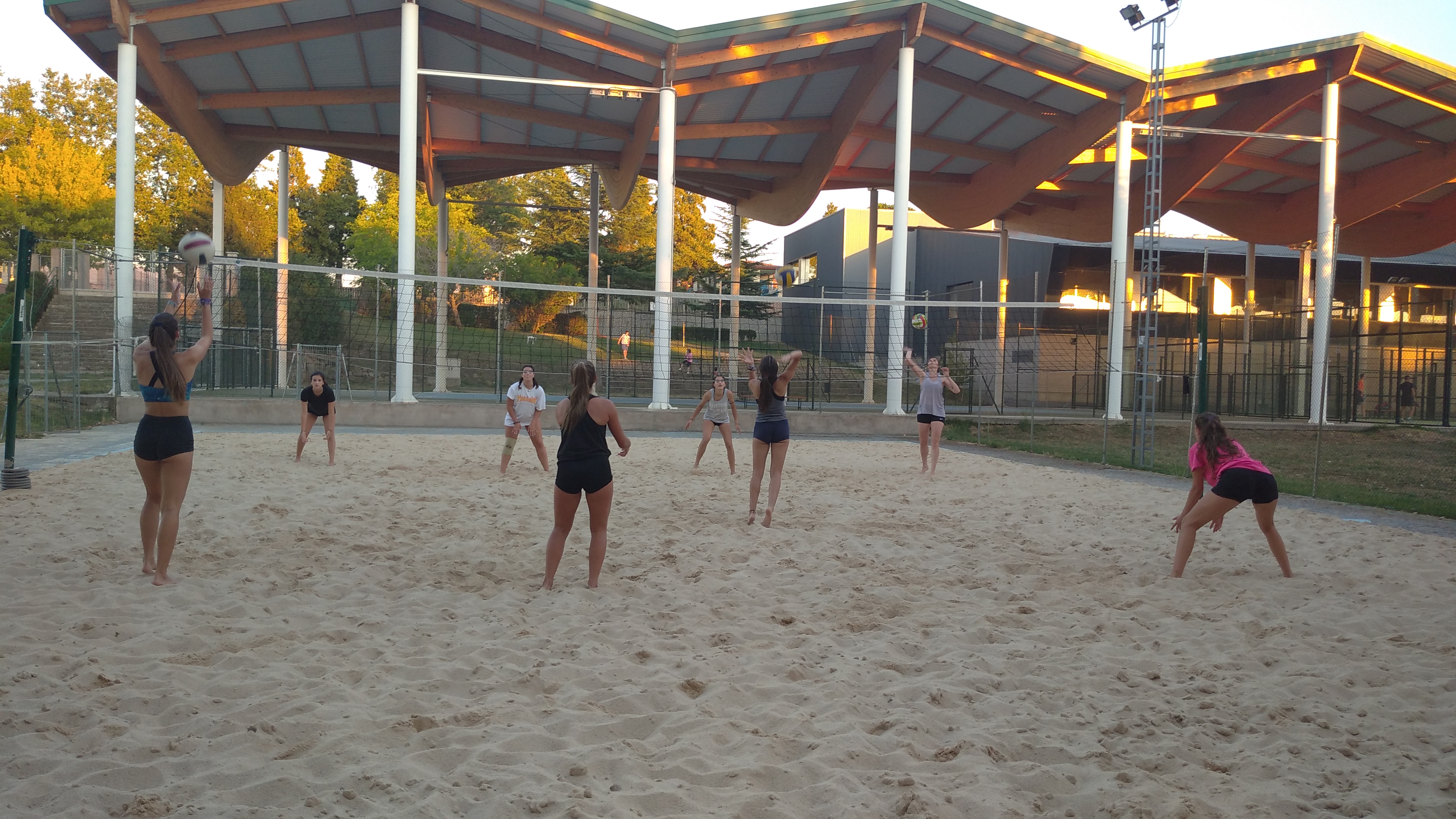 CD Segovoley: Fin de temporada en pista atípica