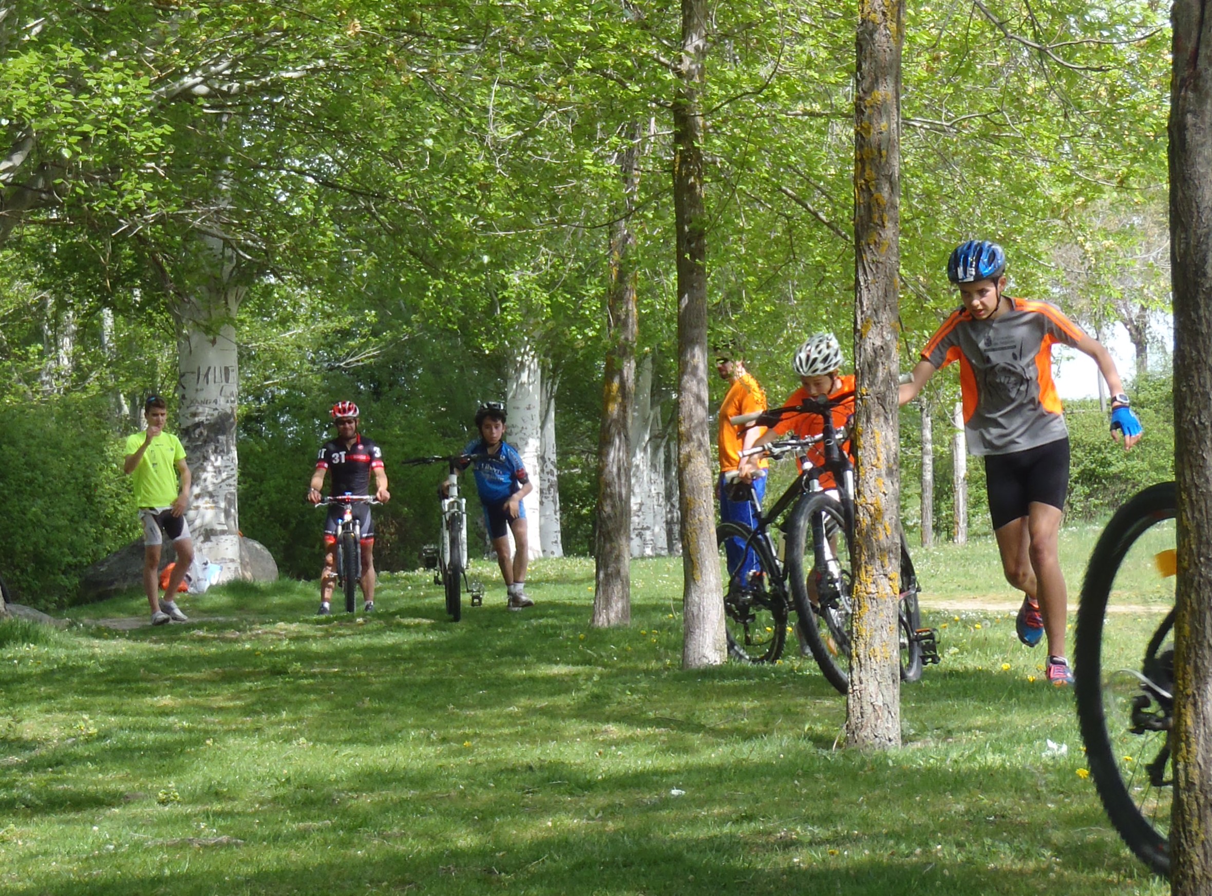 La Escuela de Triatlón del Club Triatlón IMD Segovia retoma los entrenamientos para el curso 2020/21